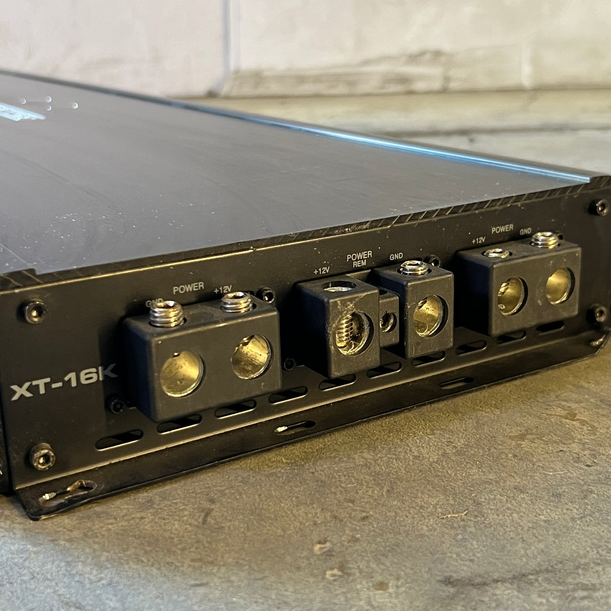 CROSSFIRE 16V Car Audio Amplifier 16000W Black XT-16K (New Other, Bent Corners)