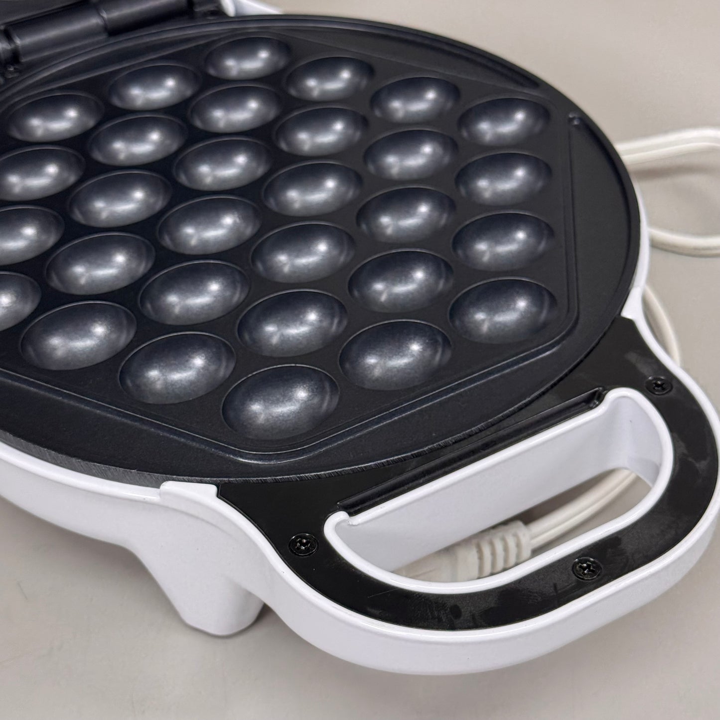 MASTER CHEF Bubble Waffle Maker Non-Stick Coating 12" x 9.5" White MTF-BWW-696