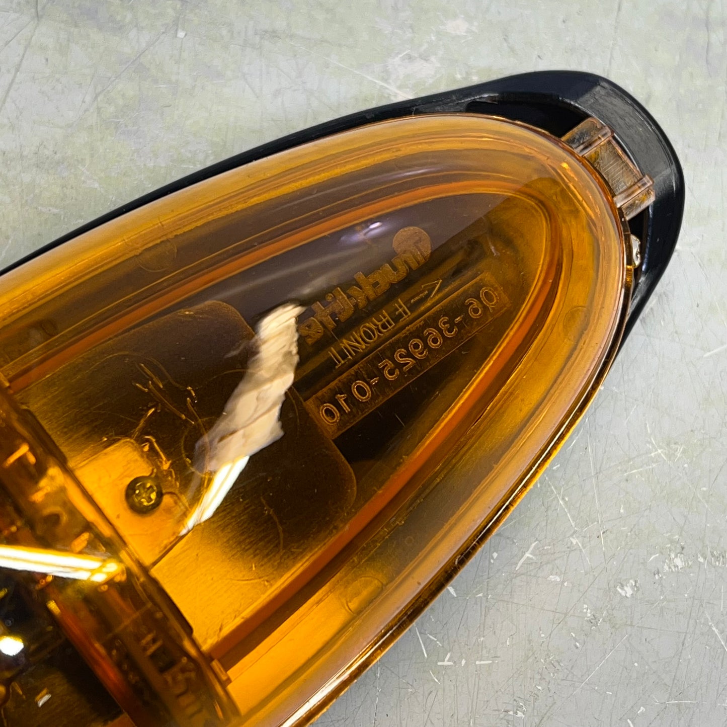 TRUCK LITE Freightliner LED Roof Marker Lamp Screw Mount Orange A06-36925-000