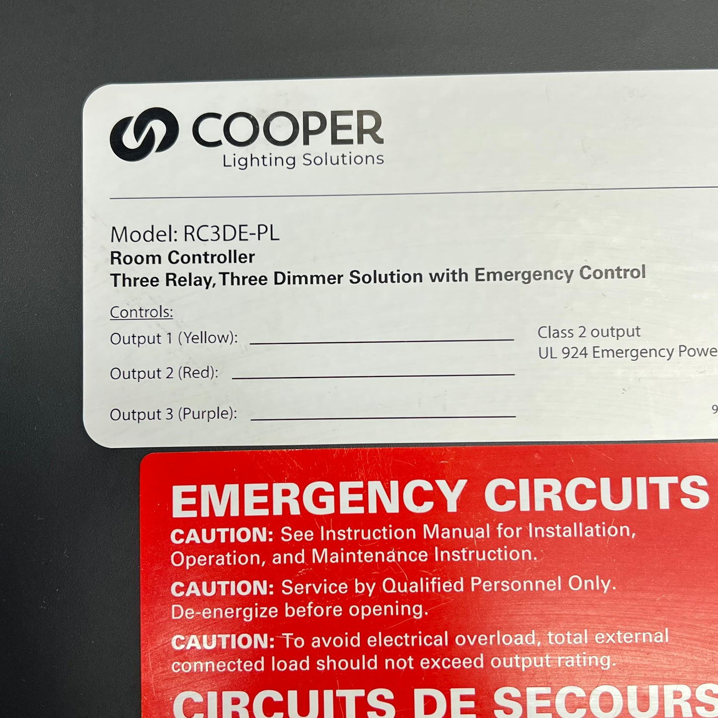 COOPER LIGHTING Room Controller 3 Dimmer Solution W/ Emergency Control RC3DE-PL