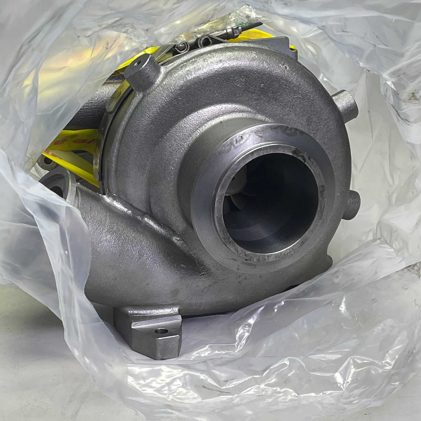 OE-TURBOPOWER Turbocharger For Ford F-250, 350, 450 Super Duty Steel D1004
