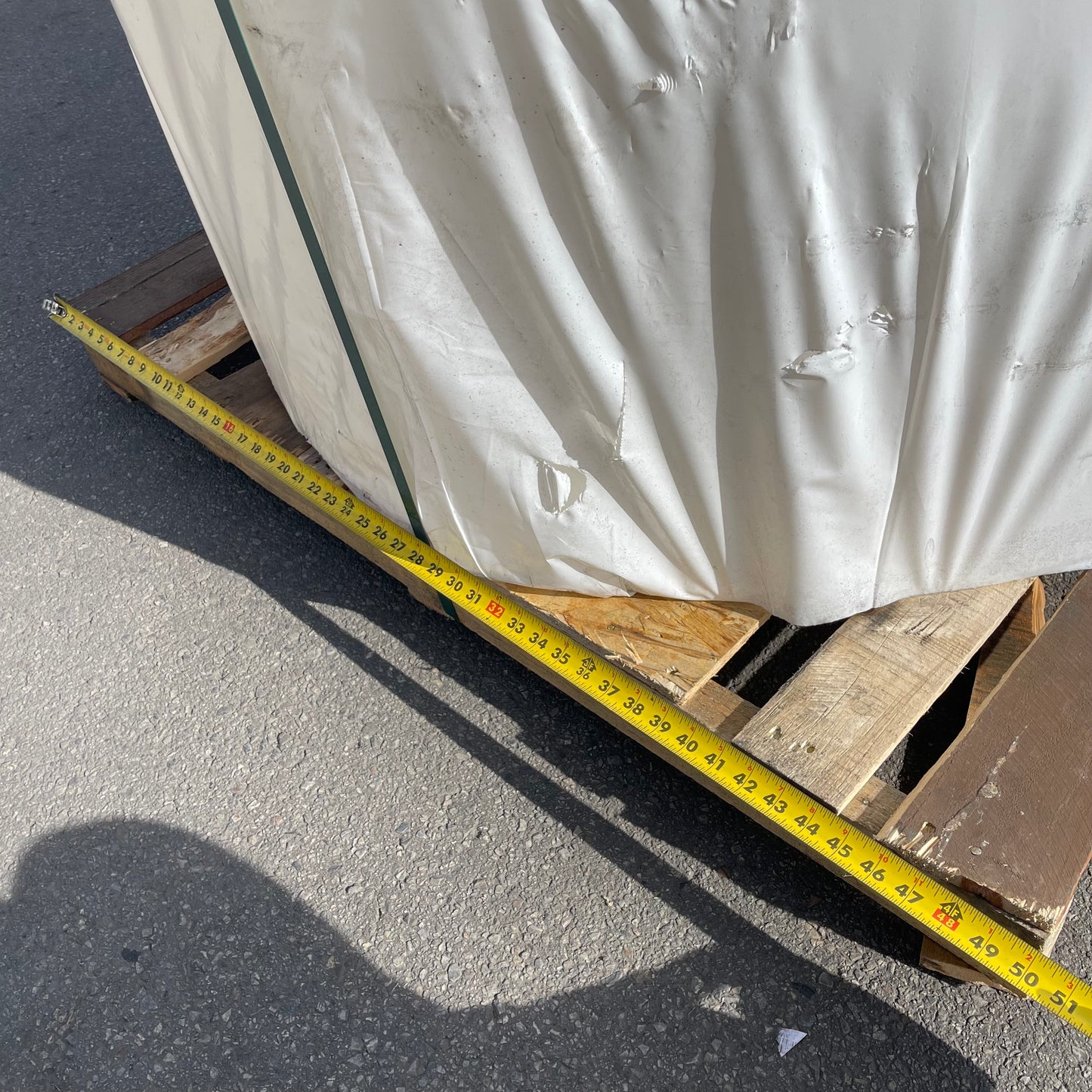 ZA@ Pallet of MIXED Vertical Polyethylene Tank 550 gal 3662K11 (AS-IS)