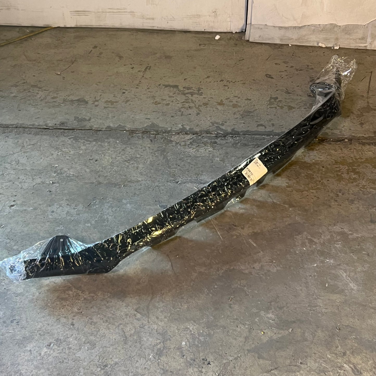 FORD Hs Bugflector Smoke 60"L, 23815 (New Other, Distressed Box)