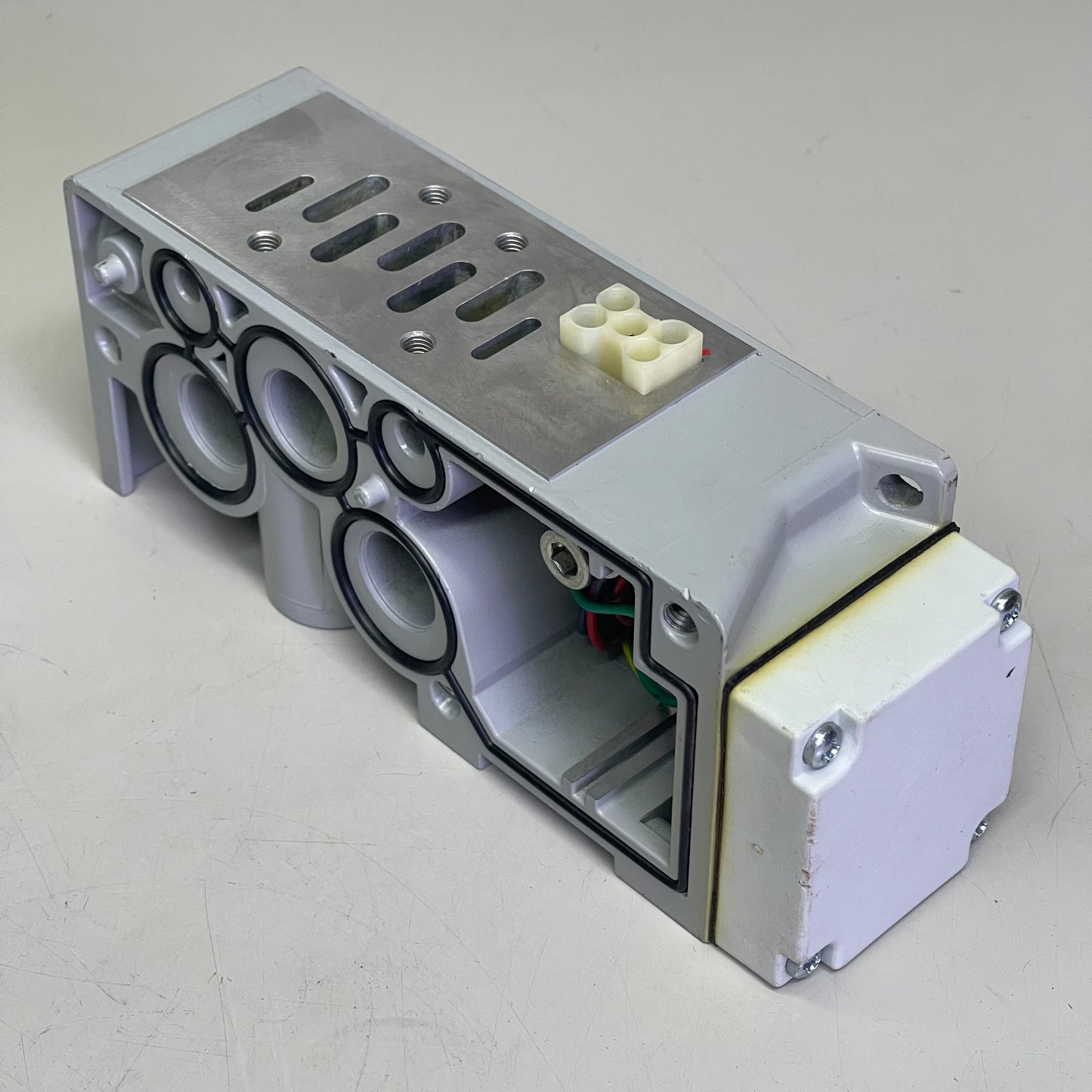 PARKER 5-Port Solenoid Valve For Pneumatic Systems (H2 Or H3 Assembly) Grey