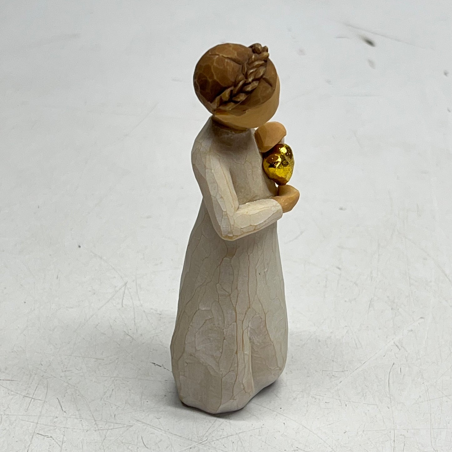 WILLOW TREE Kept Forever in the Heart Hand Sculpted Resin Figurine 5.5" 26132
