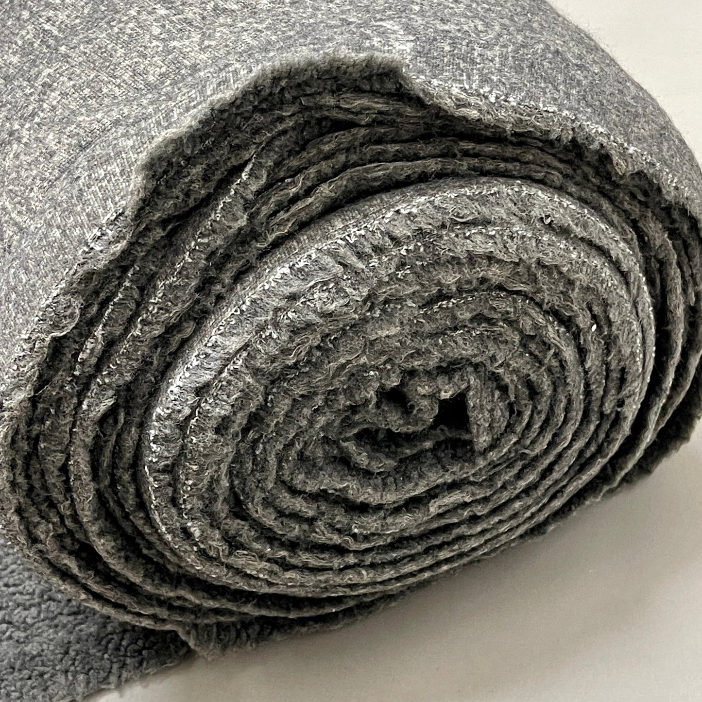 Z@ 28 YARDS of FLEECE! YAW LIAMY Large Roll of Fleece Fabric / Material 60” W Sheepskin Grey (New) M