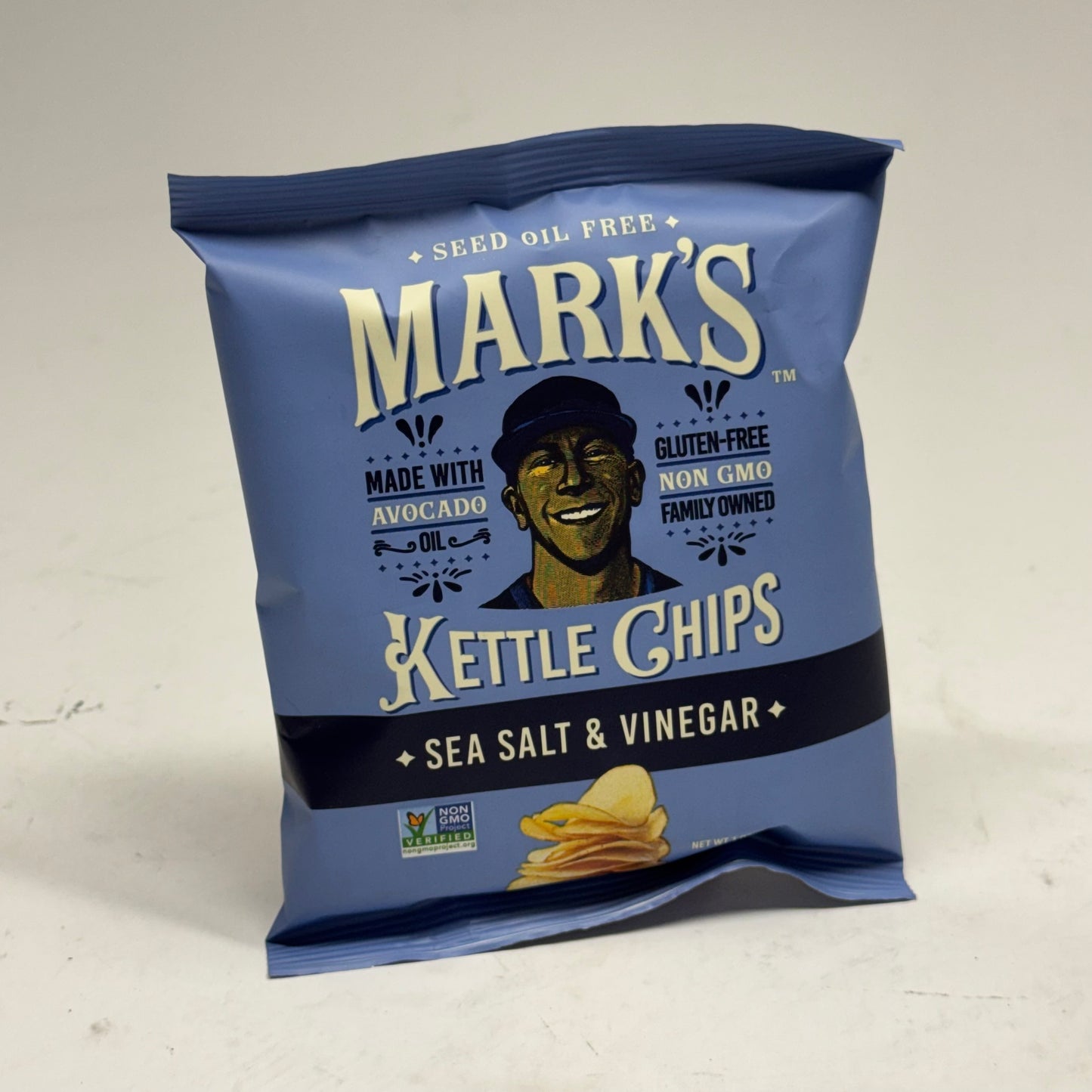 ZA@ MARK'S (24 PACK) Kettle Cooked Avocado Oil Potato Chips, Sea Salt & Vinegar 1 oz. BB 02/27 (New Other, Distressed Box)
