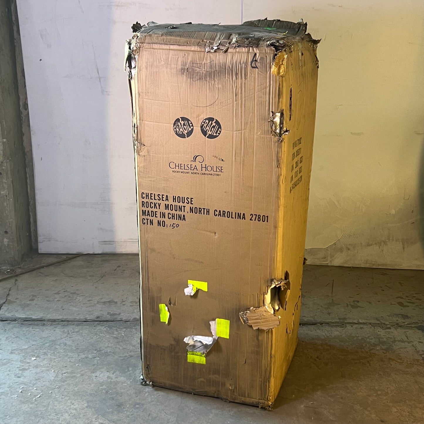 CHELSEA HOUSE Bradshaw Orrell High Top Pedestal 16"W X 16"L X 48"H Black & Antique Gold Leaf 385211 (New Other, Distressed Box)