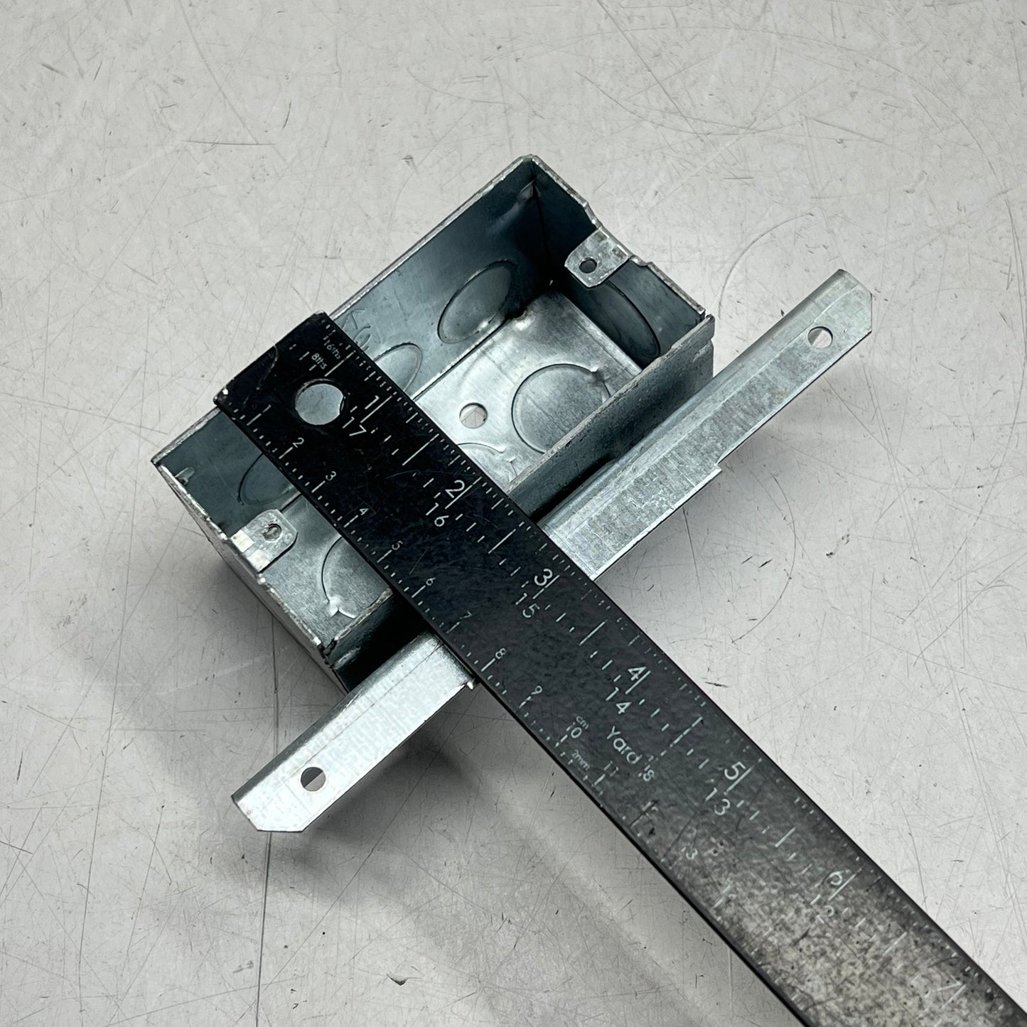 HUBBEL RACO Handy Box Pre-galvanized Steel 2-1/8" Deep - 4"x2" Silver 671