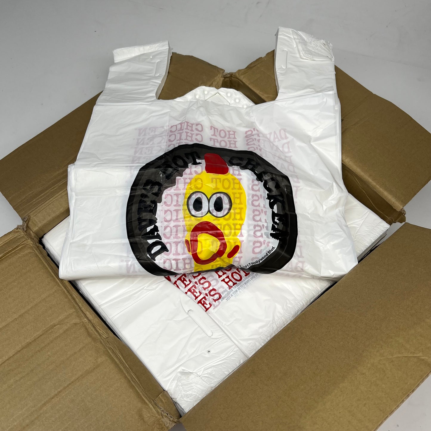 ZA@ DAVE'S HOT CHICKEN (1200 PACK) Plastic Takeout Bags 22x13x8" White 138221200DHC
