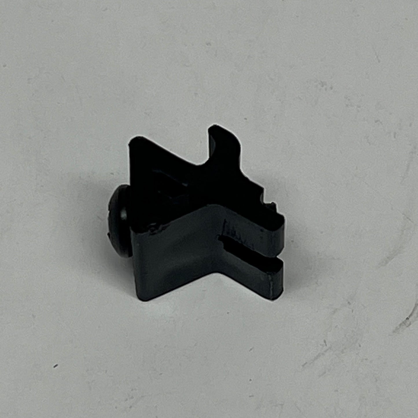 80/20 INC (32 PACK) Roll-in Mesh Panel Retainer for Mount Mesh Panel  Black 2442