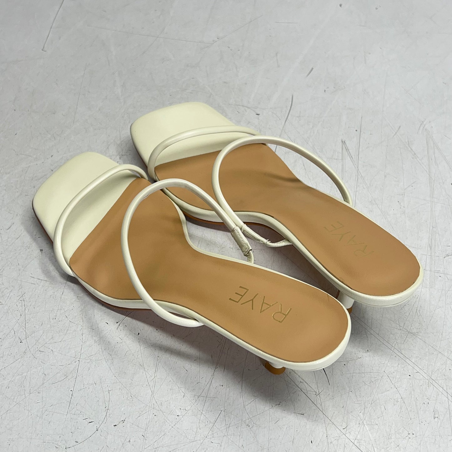 RAYE Rene Sandal Leather Slip-on Kitten Heel Women's Sz 9 Crème (As-Is)
