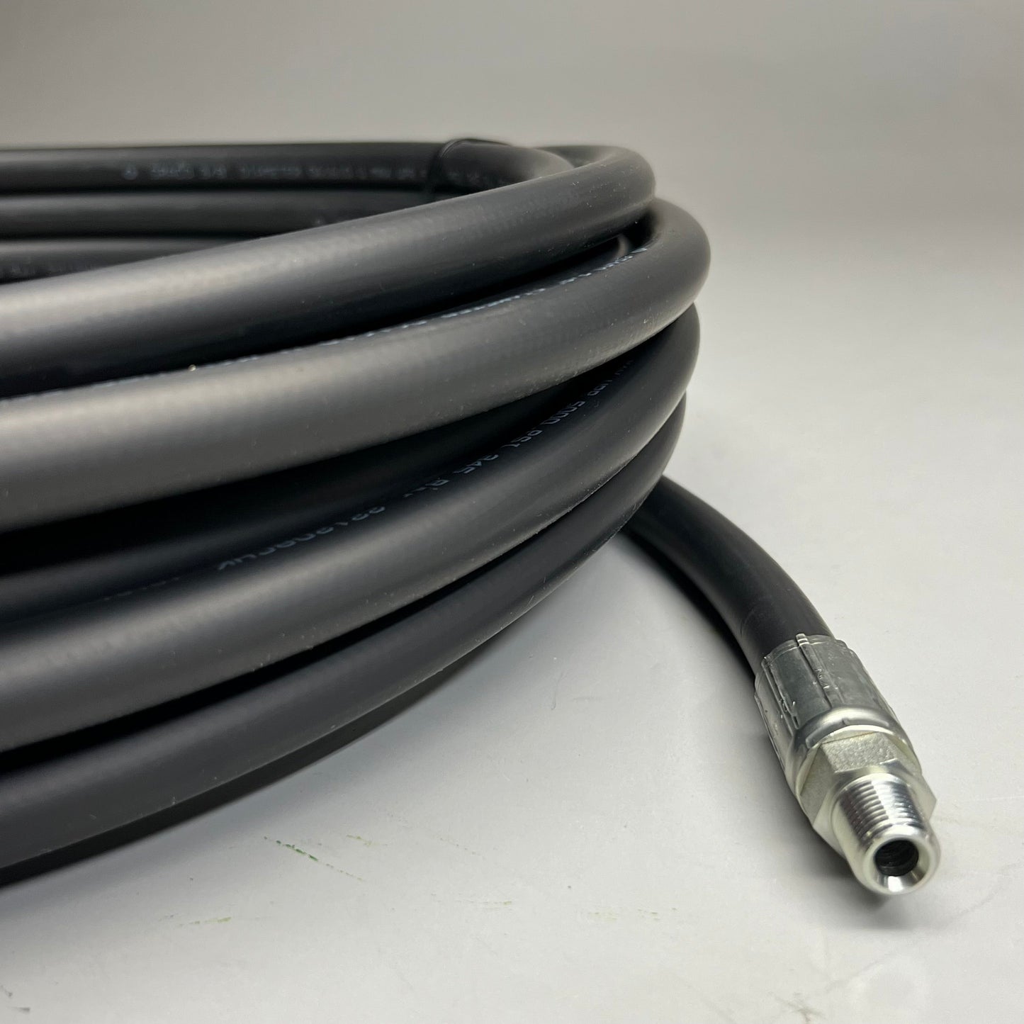 GRACO INDUSTRIAL Hose Coupled 3/8" Diameter x 35ft Long 5,000 PSI Black 011610