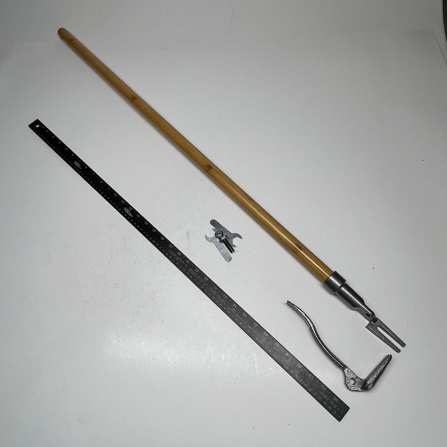 ECO GARDENER Stand Up Claw Head Weed Puller Garden Hand Weeder Tool 43"L Wood