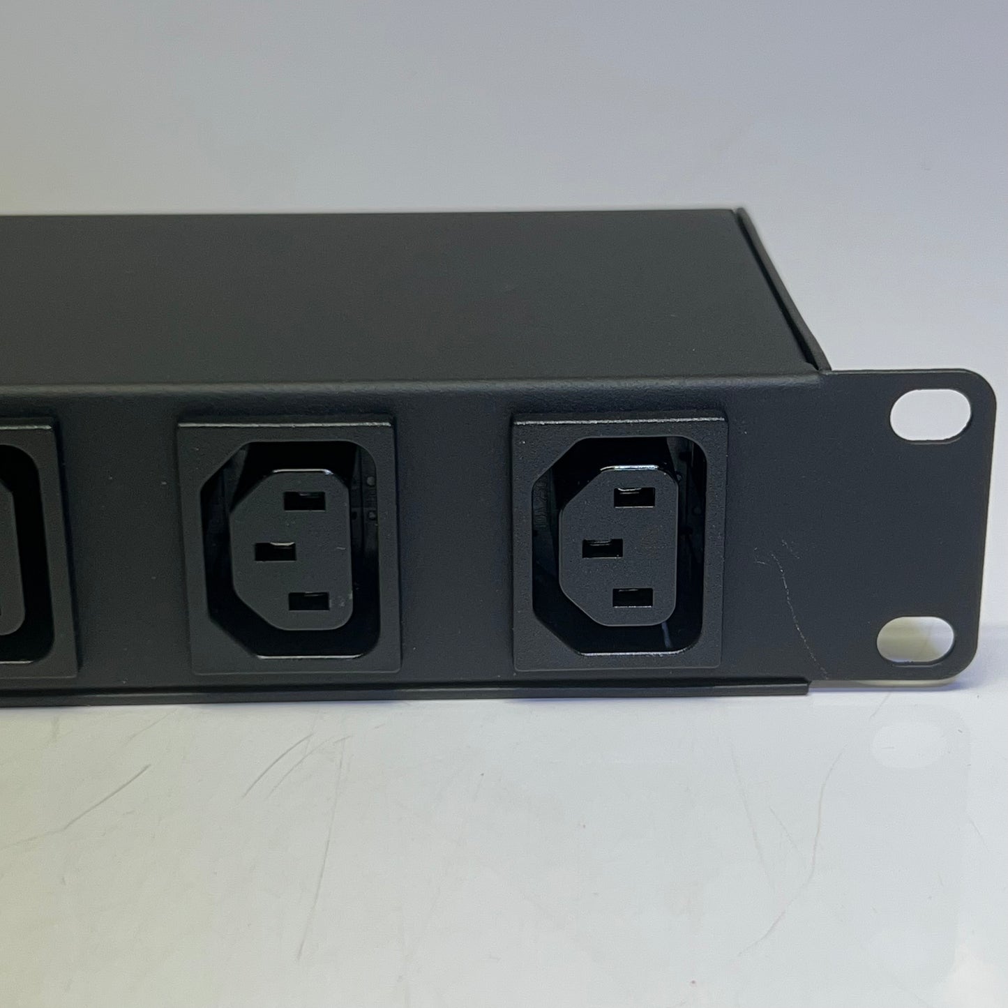 ZA@ STARTECH 8 Port Rack-Mount PDU With C13 Outlets 1u-16A PDU08C13H C