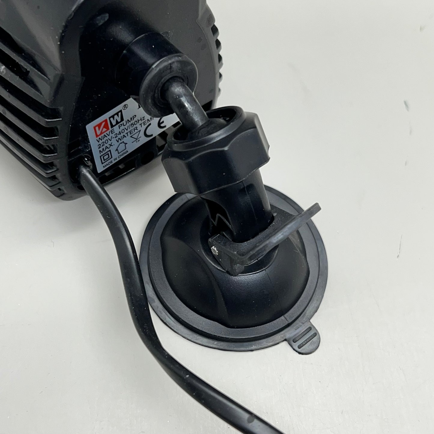 AQUAGLOBE Compact Wave Pump Easy Install Anti Vibration Suction Cup Black WP7500