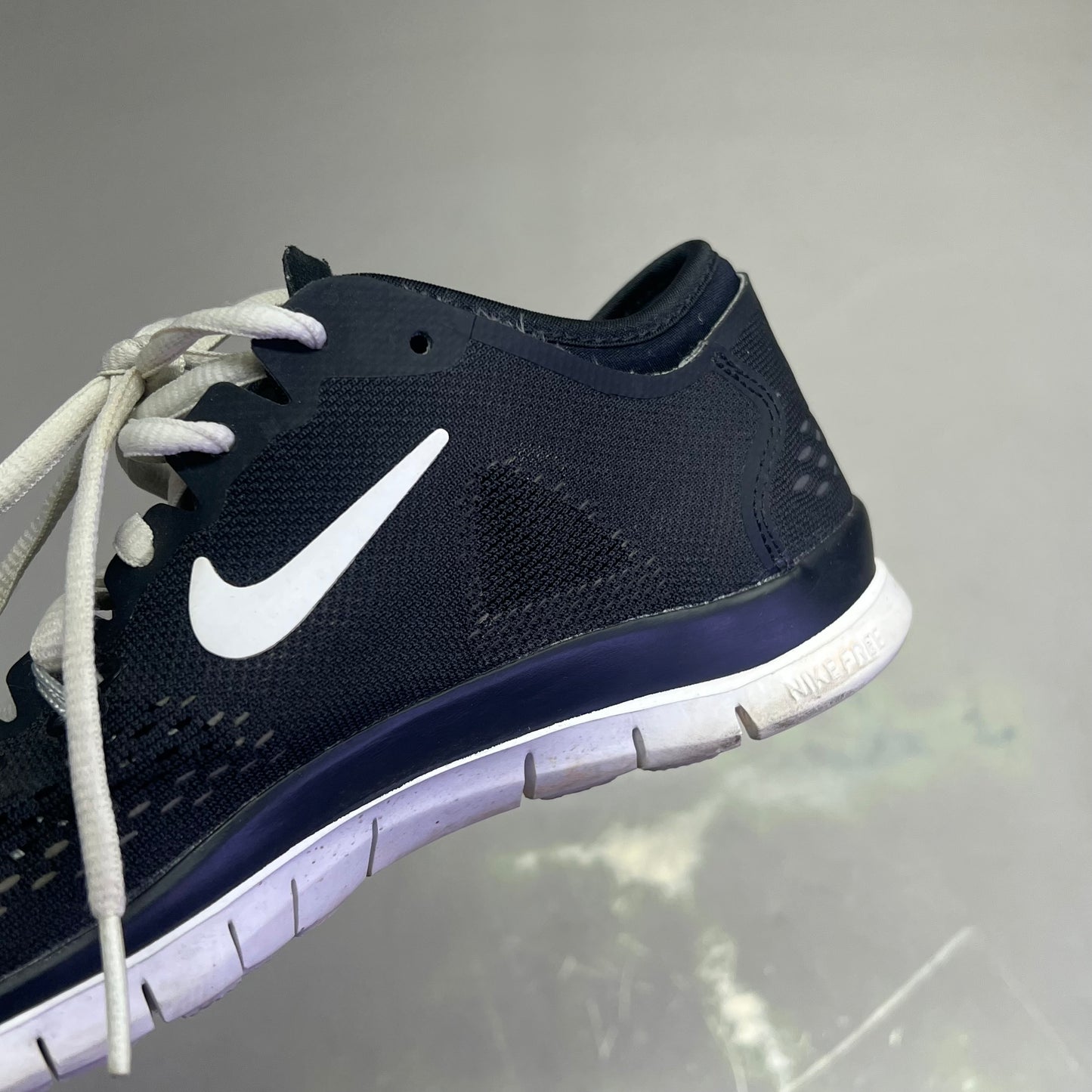 NIKE Free Tri Fit Cross Training Sneaker Women's Sz 7 Black/White (Pre-Owned)