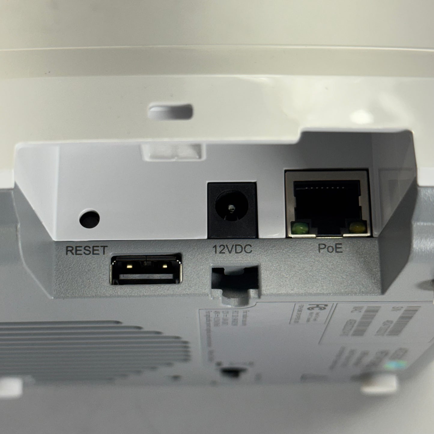 ACCESS NETWORKS Series Access Point Wi-fi 6 Dual-band Cloud-managed Sz 5.5"L x 5.5"W, White A350 SERIES