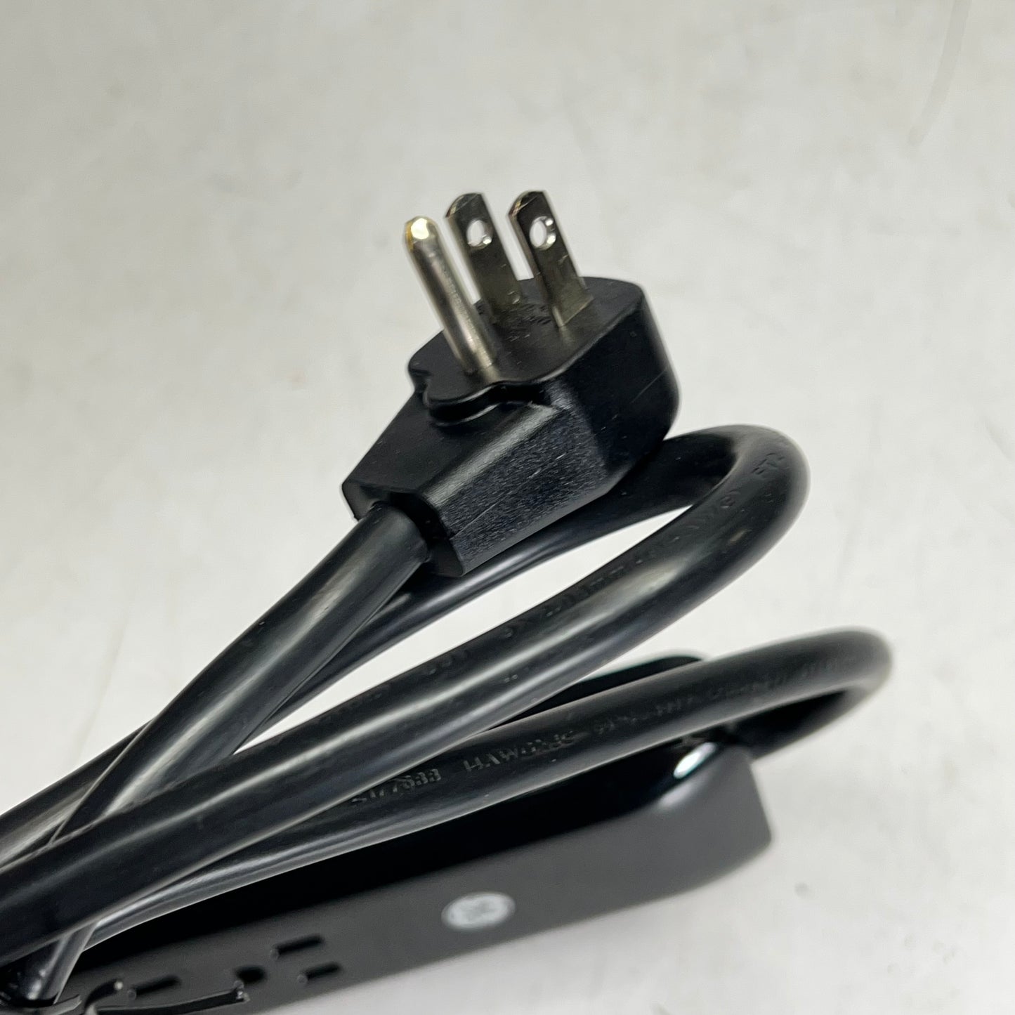 GENERAL ELECTRIC Jasco Ultra Pro Surge Protector 7 Outlet 4' Cord Black 5597