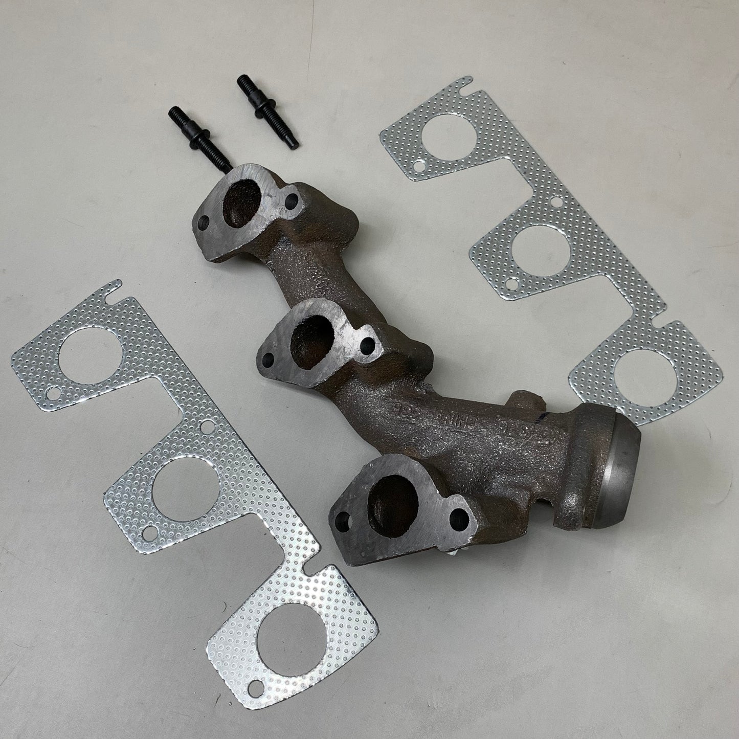 DORMAN Exhaust Manifold Kit for Ford Rangers 2000-97 Left Position 674-413