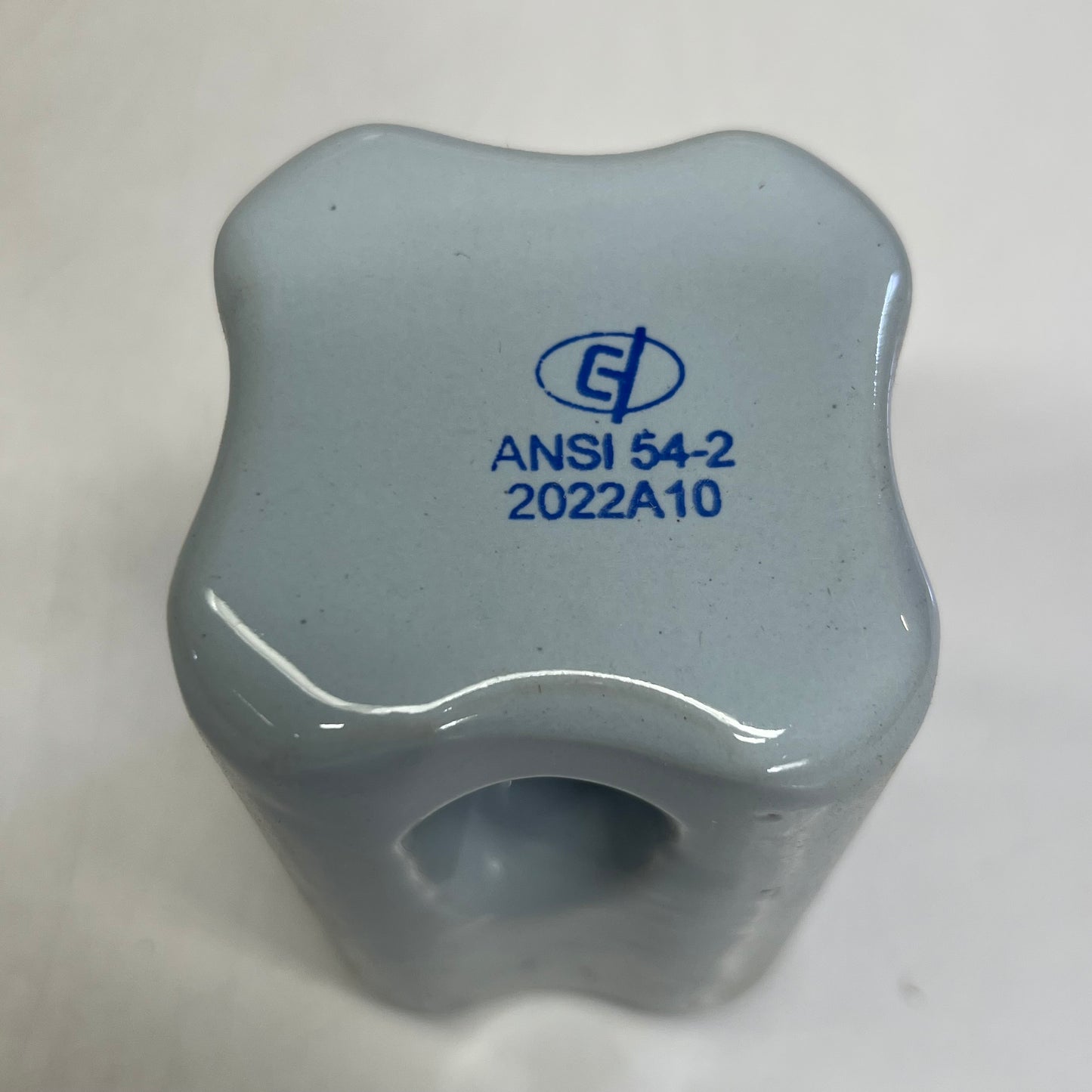 MACLEAN (25 PACK) Strain Insulator Sz 4-1/2" L504