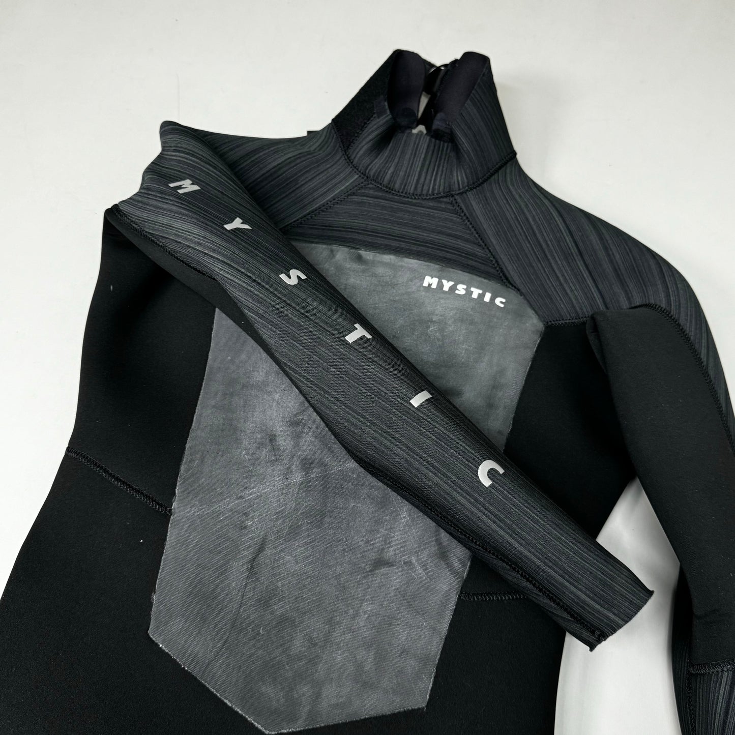 MYSTIC Majestic 2022 Fullsuit Back-zip Knitflex+ 4/3mm Sz XL Black 35000.220006