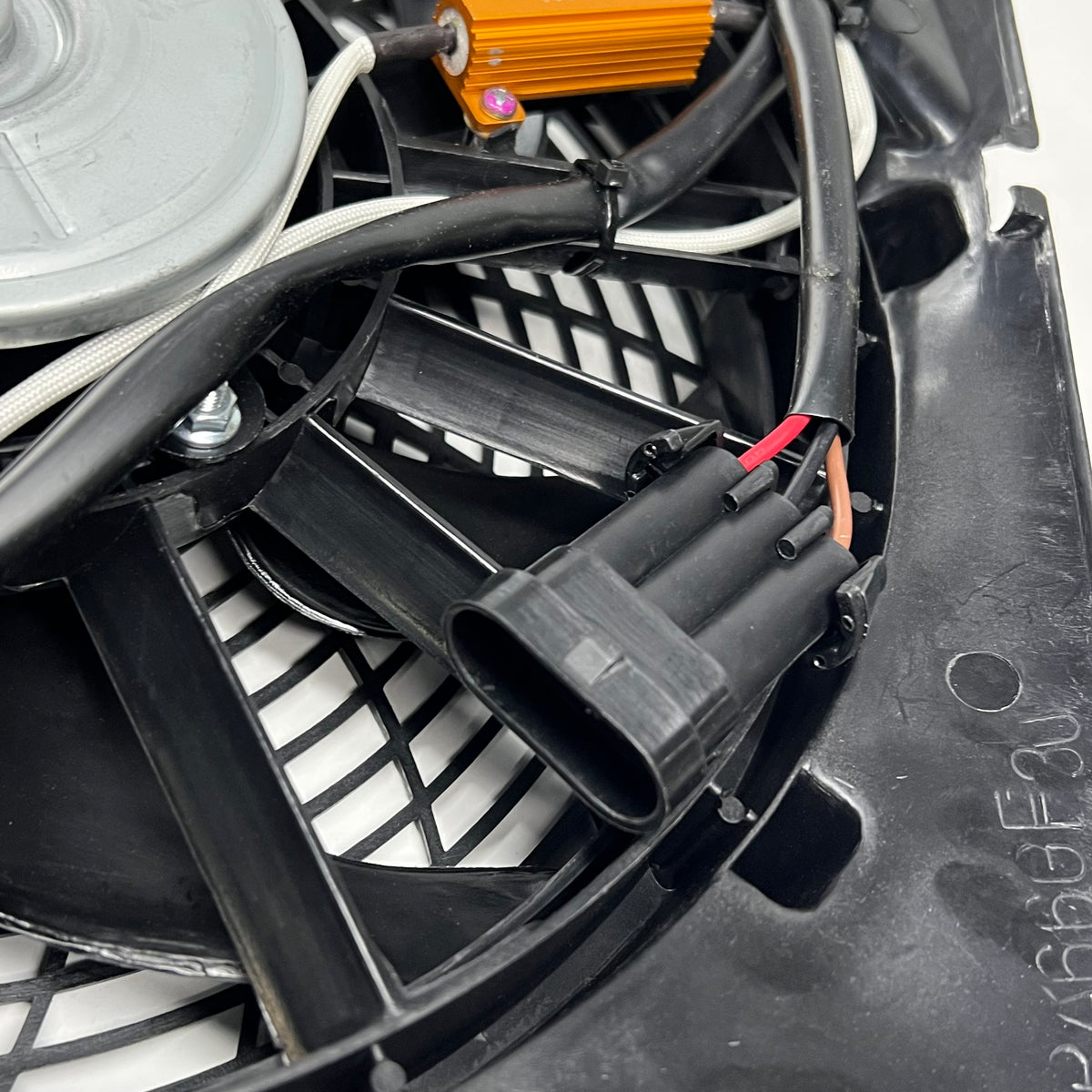 CONTINENTAL Radiator Fan Assey For Saturn Vehicles 3 Terminal Black FA70221