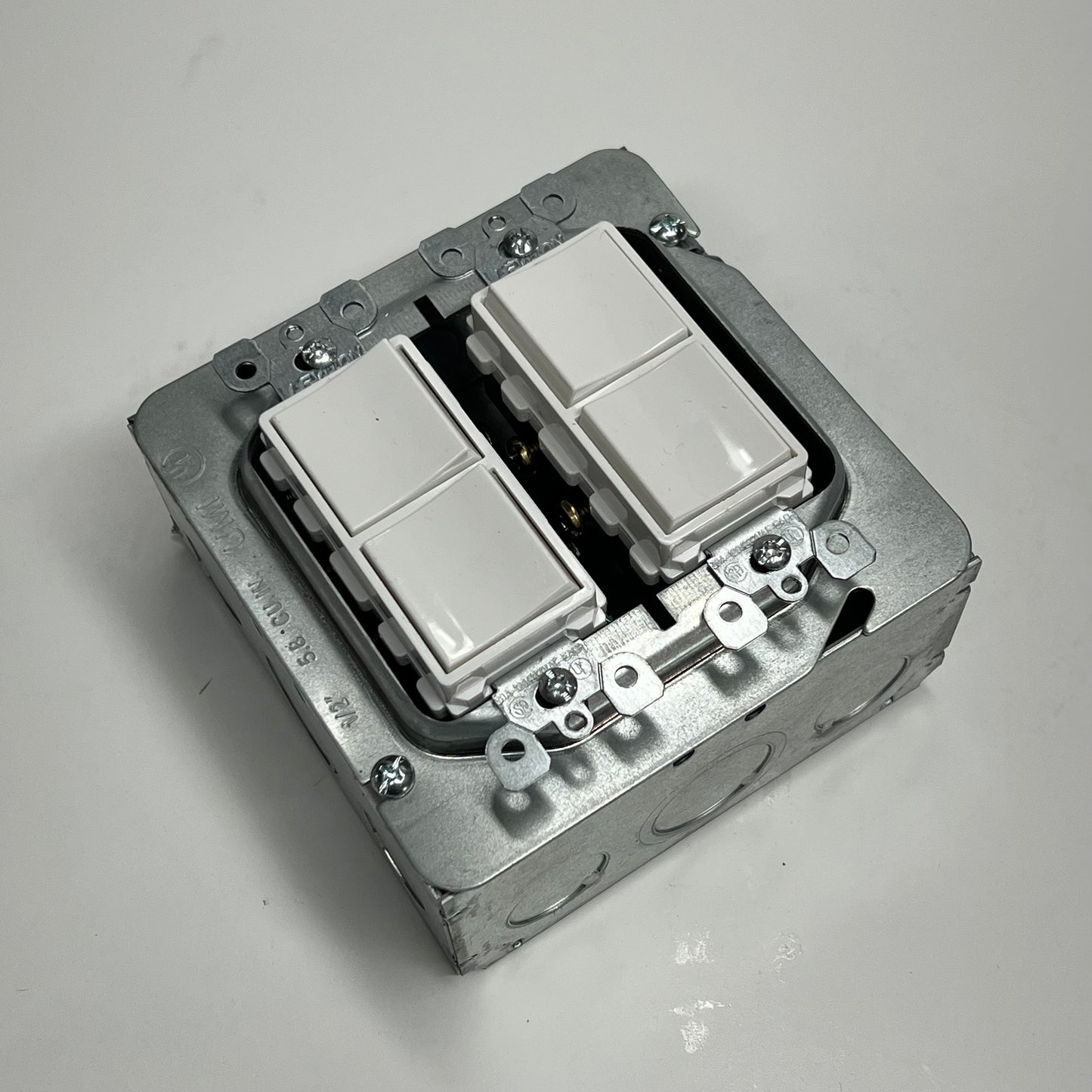 INFRATECH Duplex Stack Switch Dual Wall Plate & Gang Box 4.88x4.94x1.56" 144305
