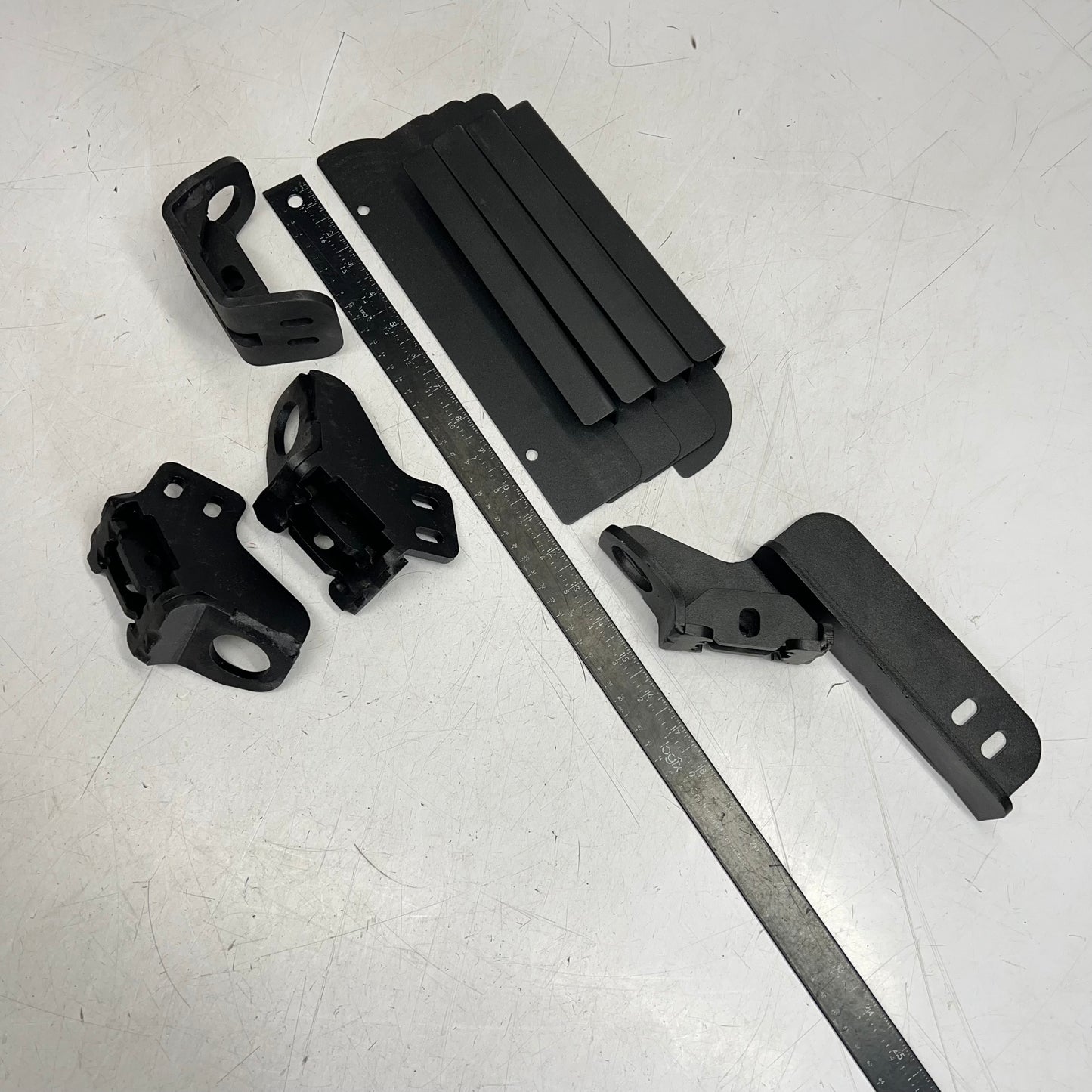 LEGEND Bed Boss Lite For Gmc Sierra/Silverado (Hardware/Brackets) GM1121-|EMU1-L