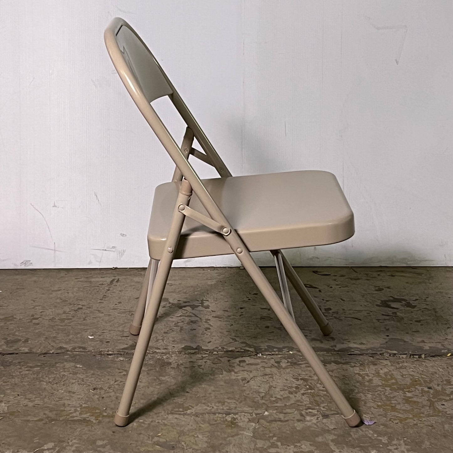 STAPLES (4 Pcs) Metal Office Stacking & Folding Chair, Beige 51503