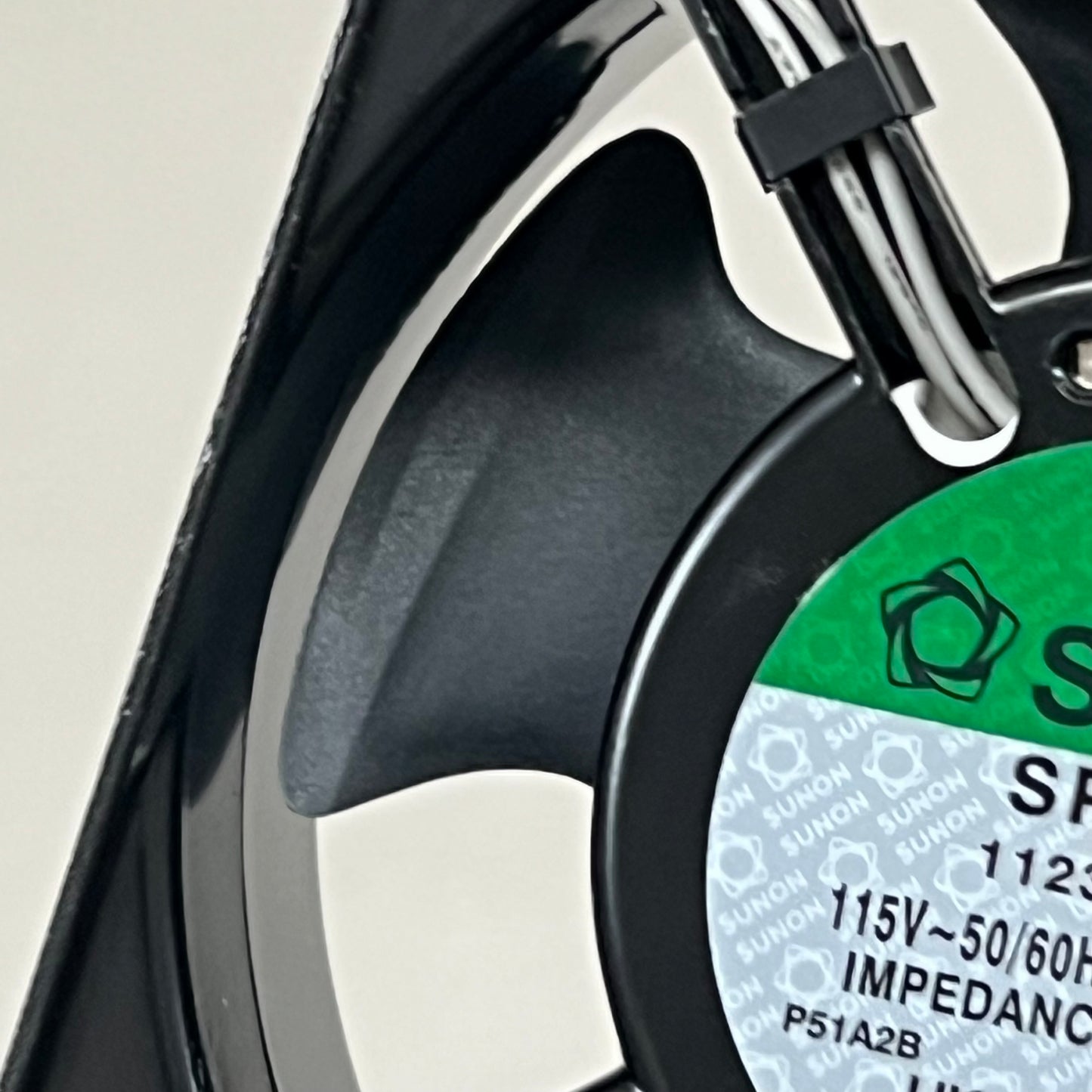 SUNON SP Series 2550/2900 Vac Sleeve Bearing Fan 120X120X38Mm  SP101A-1123HST.GN