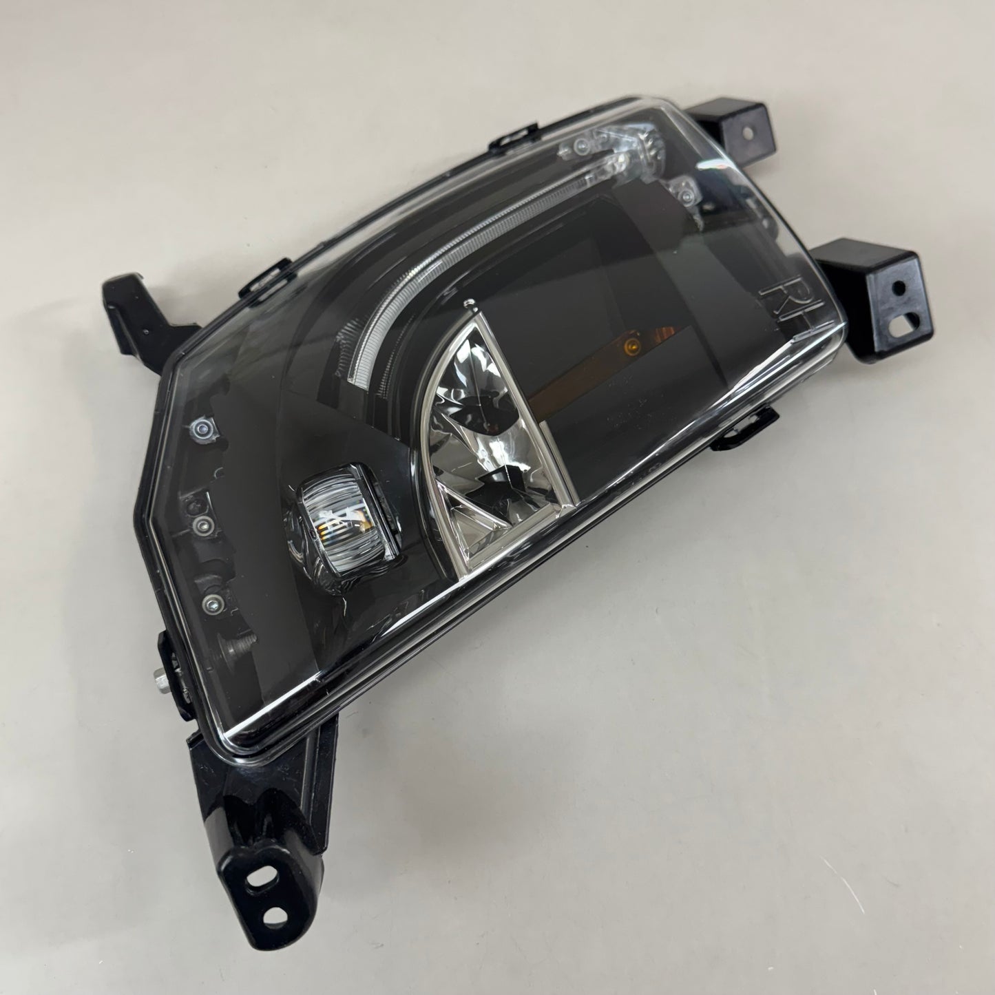 TESLA Front Fog Lamp Assembly Right Hand SAE Up Model S 00140145-23-0000