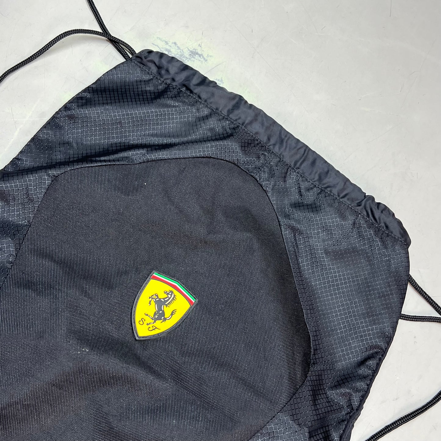 PUMA  Ferrari Drawstring Closure Bag 100% Nylon 18"x14" Black (Pre-Owned)