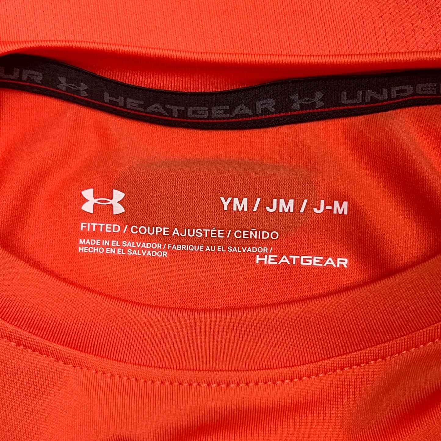 UNDER ARMOUR  Heat Gear Fabric Short Sleeve Shirt Boys Sz J-M Venom Red 1361723