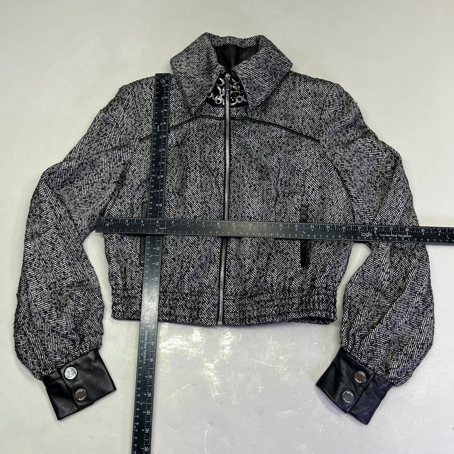 BEBE Under Collar Bling Cropped Wool Sweater Leather Trim Women's Sz S Black