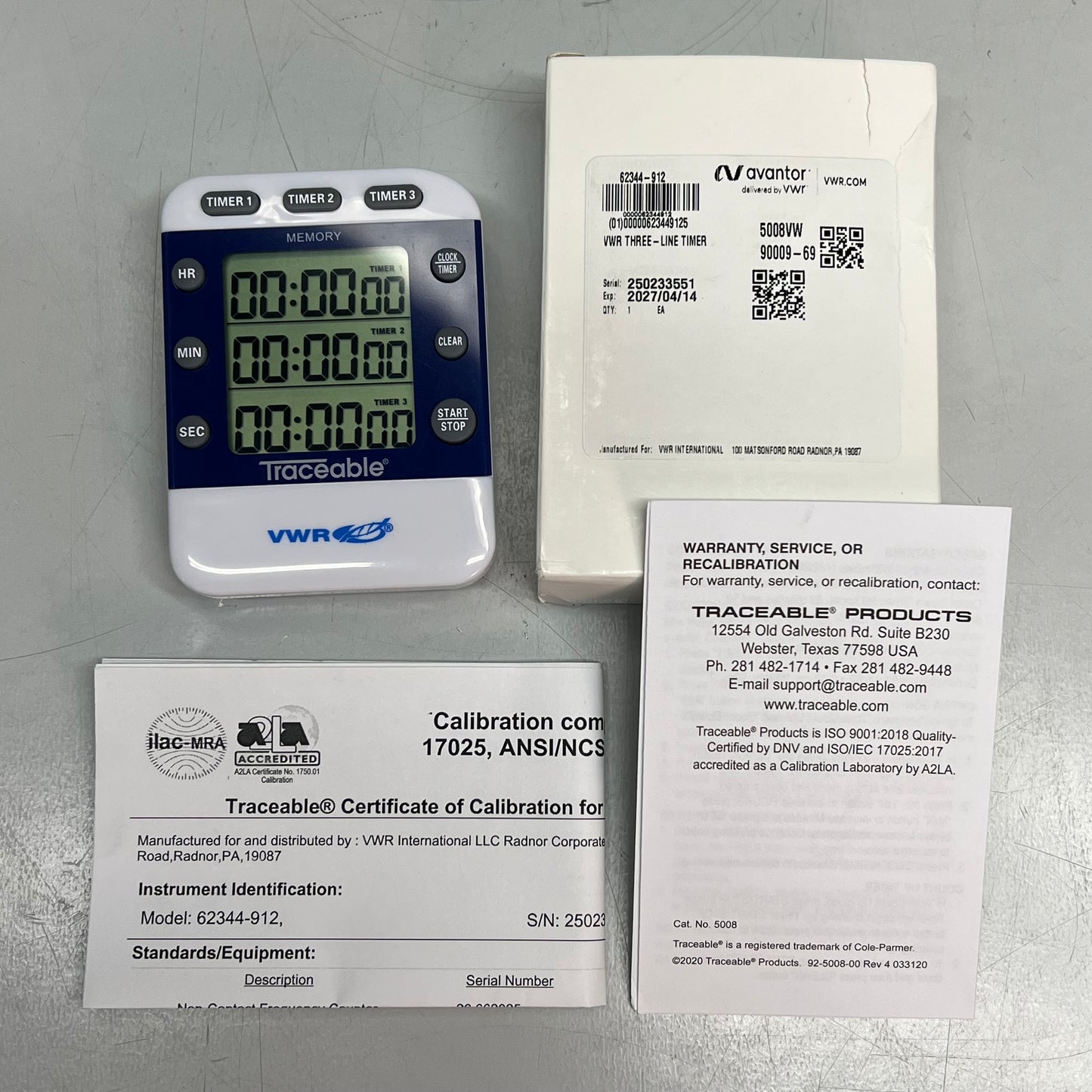 VWR Traceable Triple-Display Digital Timer Built In Stand / Magnet  UX-94461-23