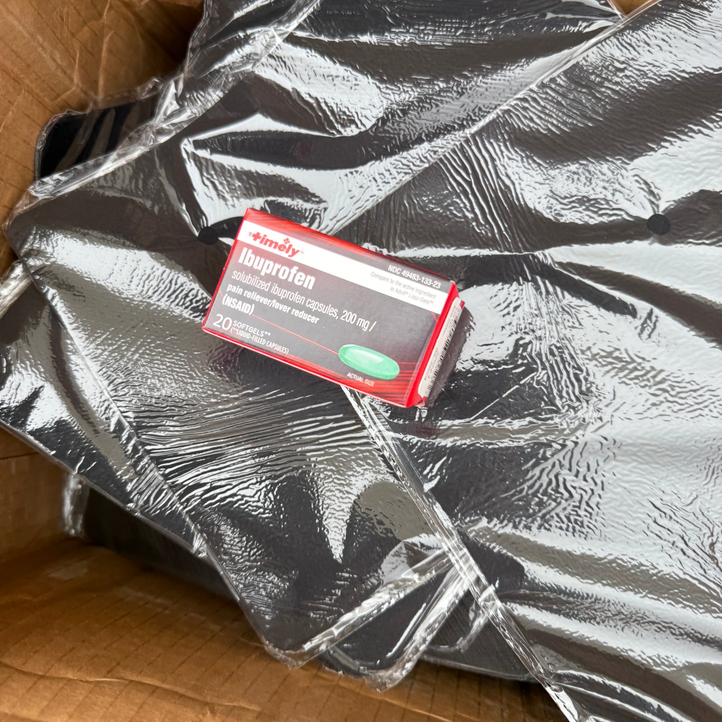 ZA@ Pallet of MIXED XL Vinyl Gloves, Mousepads, Ocean Creatures, $100 Currency Bands, Tampons, Pregnancy Tests, & MORE! (AS-IS)