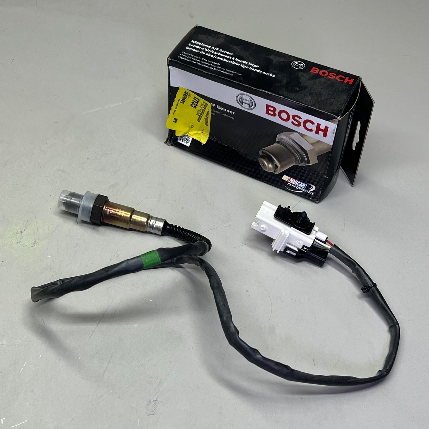 BOSCH Oxygen Sensor Standard Replacement Male Connector Type 17135