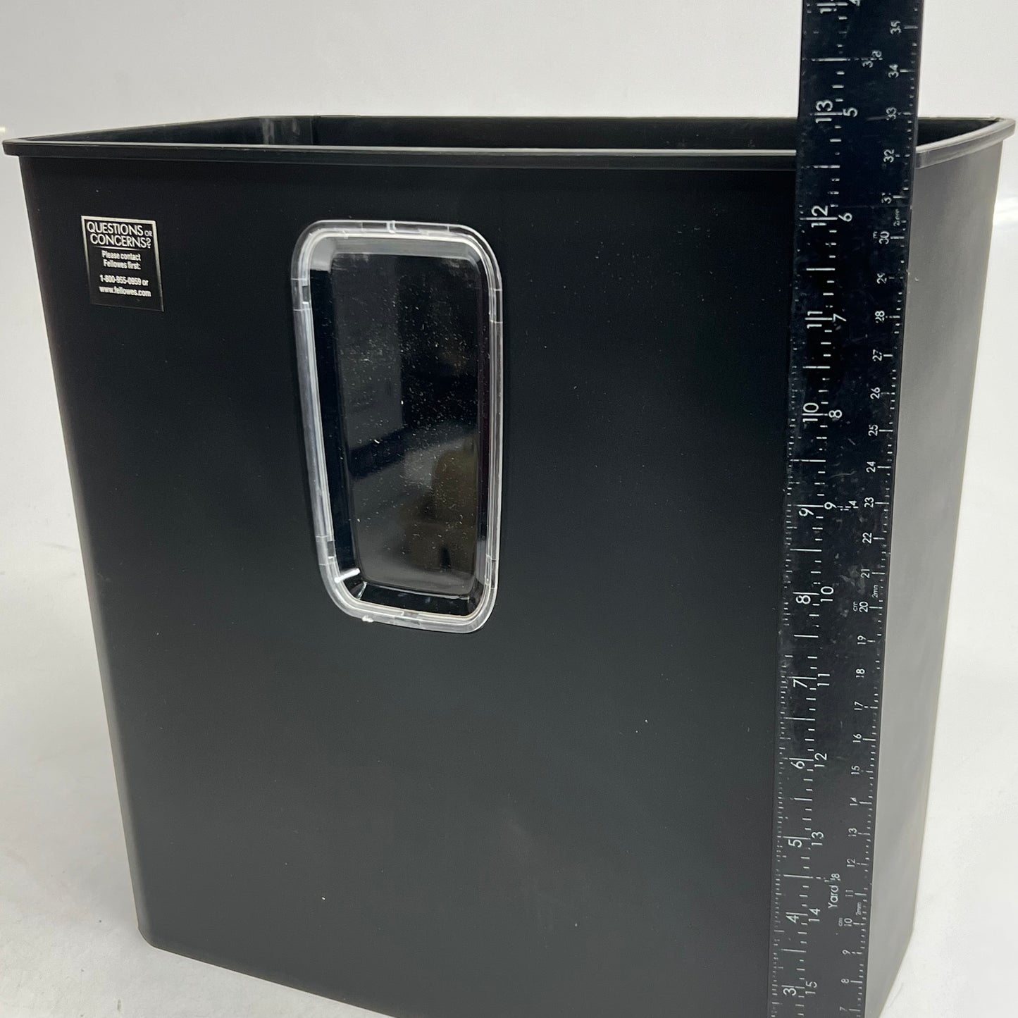 FELLOWES PowerShred 6 Sheet Cross-Cut Shredder P-30C