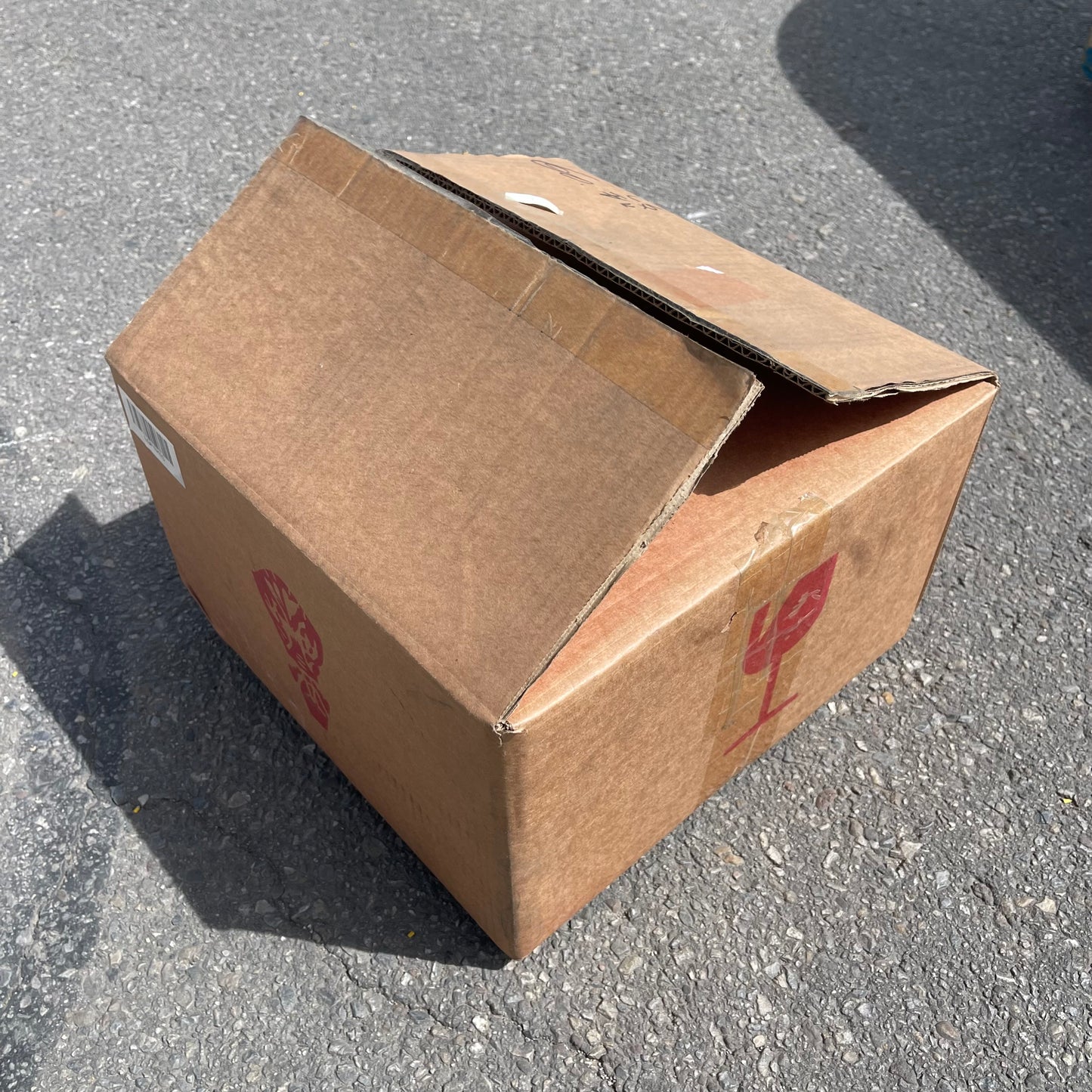 ZA@ Pallet of MIXED Freestanding Clawfoot Bathtub 60”x29”x18” (AS-IS)