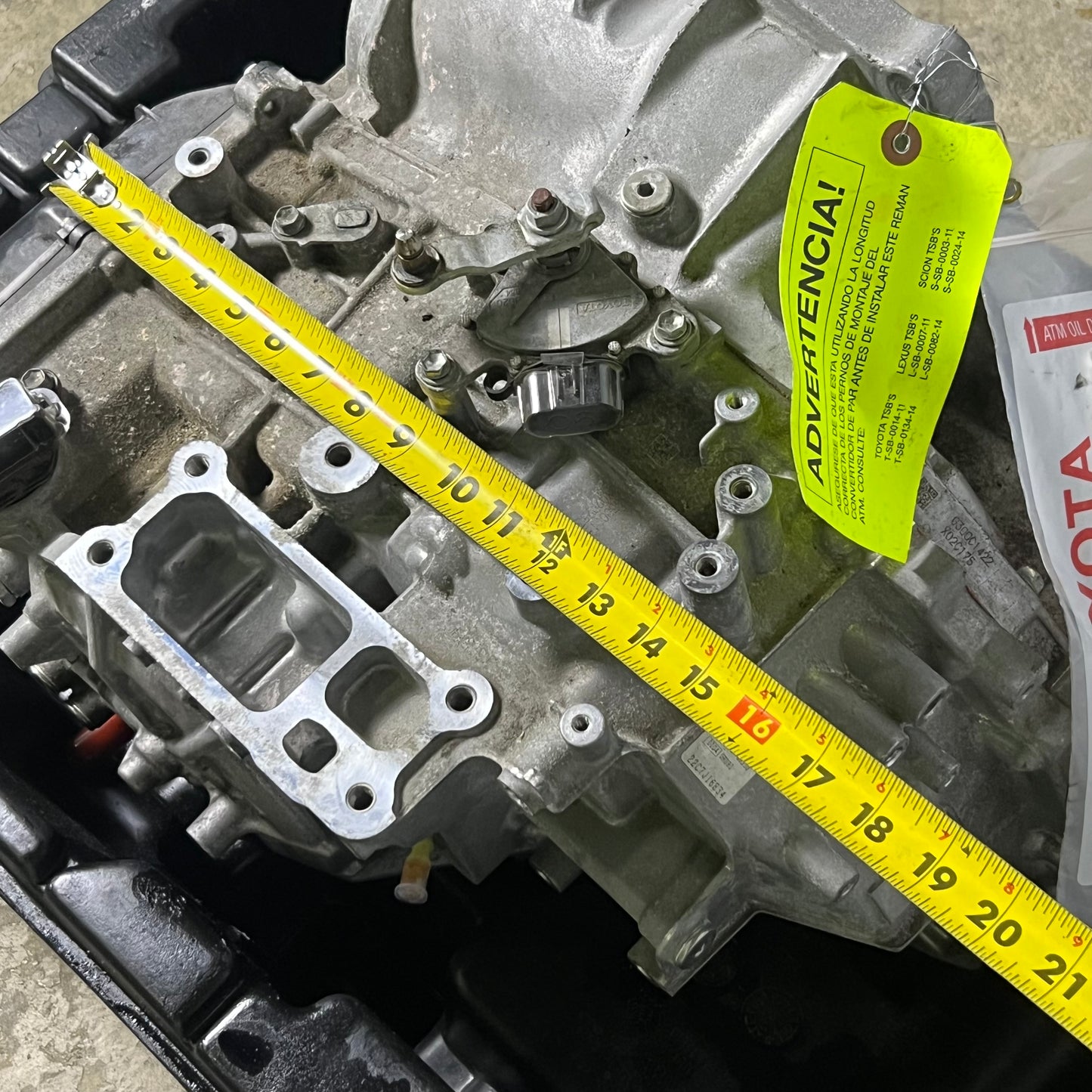 TOYOTA Automatic Transmission Sz 19" L x 15" W x 14" H 30510-0R080-84