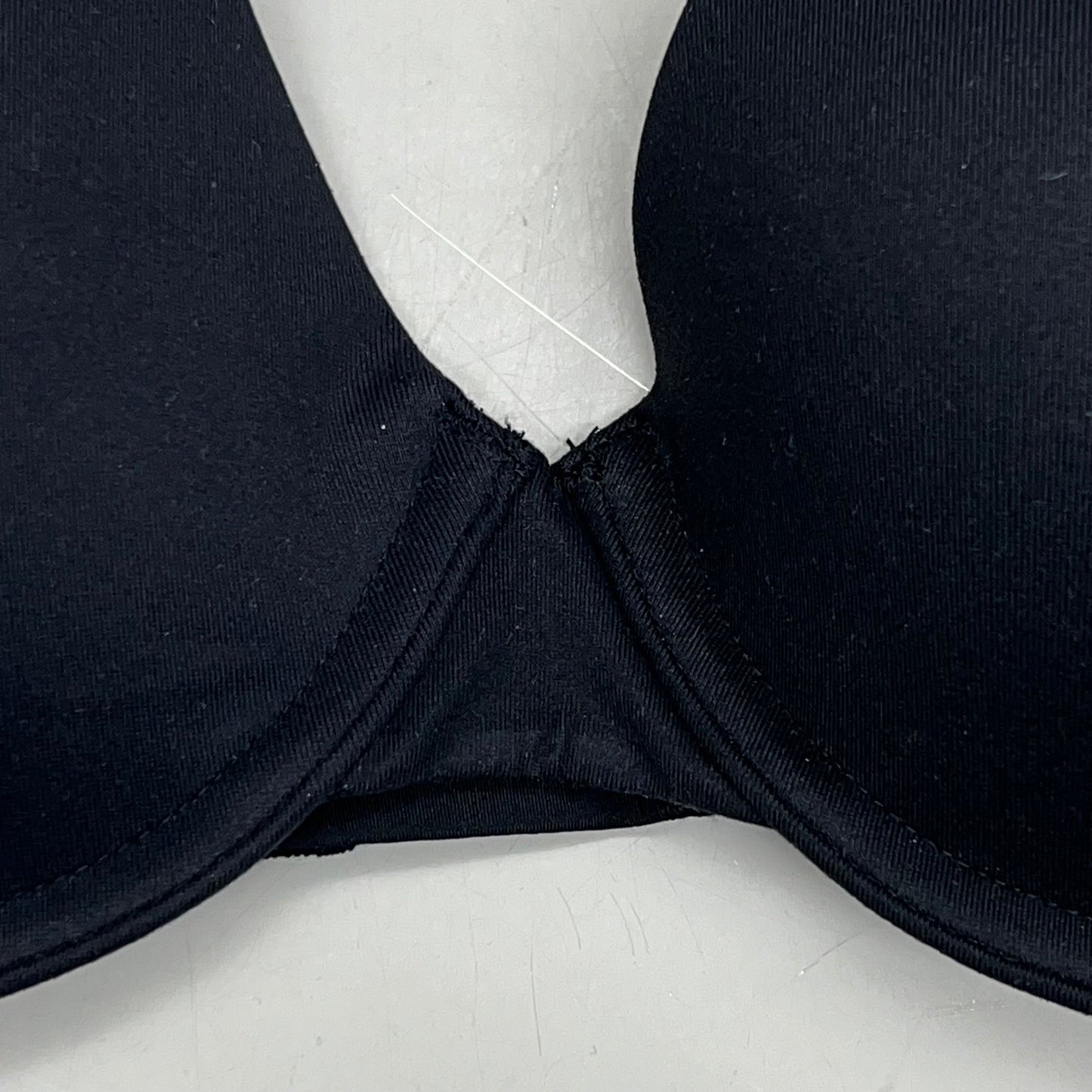 SKIMS Buttery Soft Fits Everybody T-Shirt Bra Women's Sz 32C Onyx BR-TSH-0023