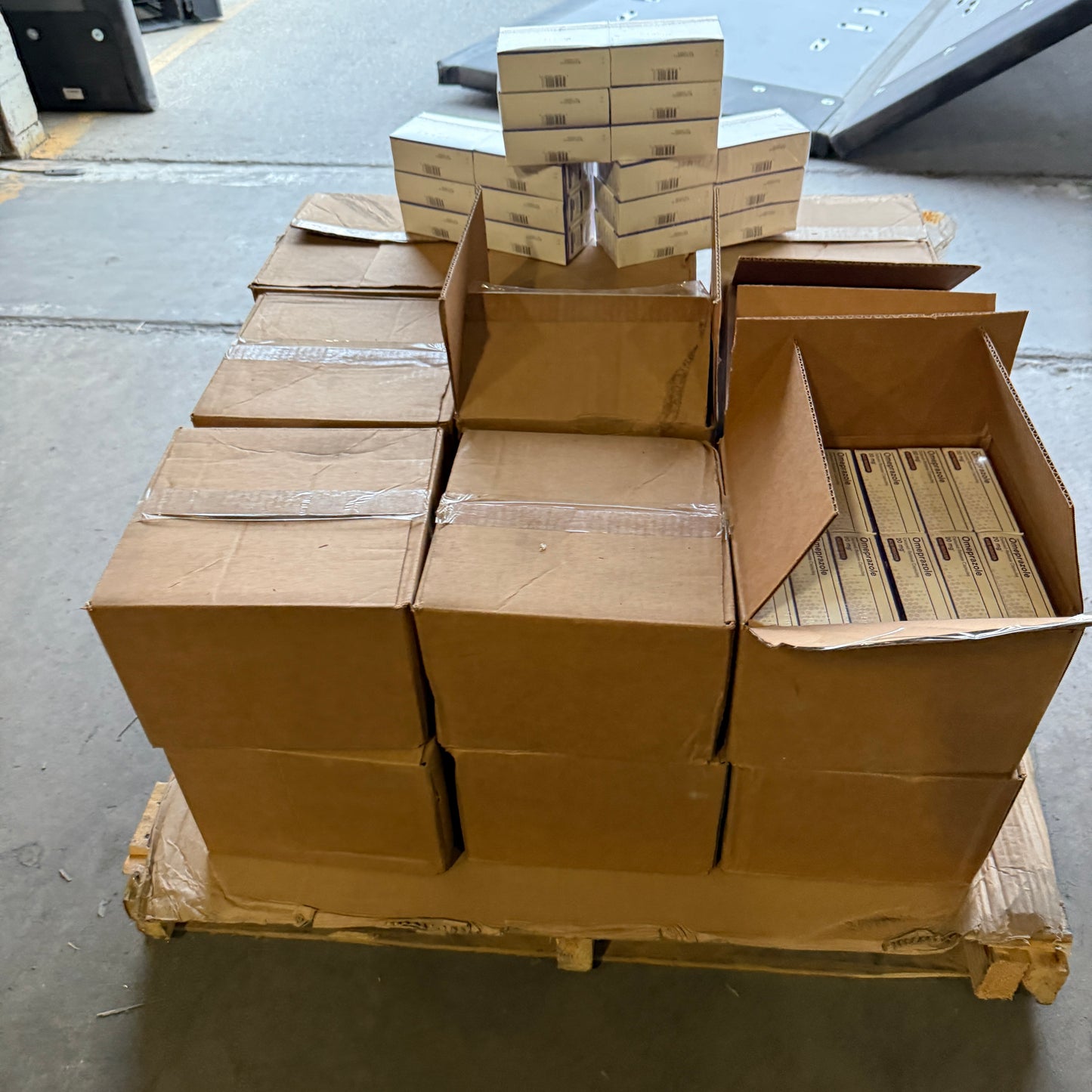 ZA@ Pallet of OMEPRAZOLE Delayed-Release 20 mg Acid Reducer *EXPIRED 12/22* (AS-IS)