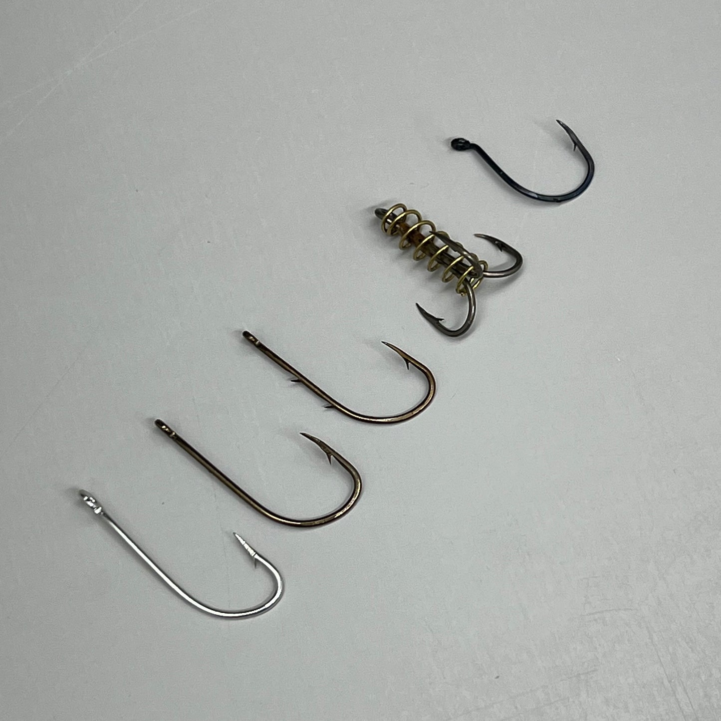 EAGLE CLAW (3 PACK) Wide Catfish Assortment Hooks Size Range From #4-1/0 67pc L617