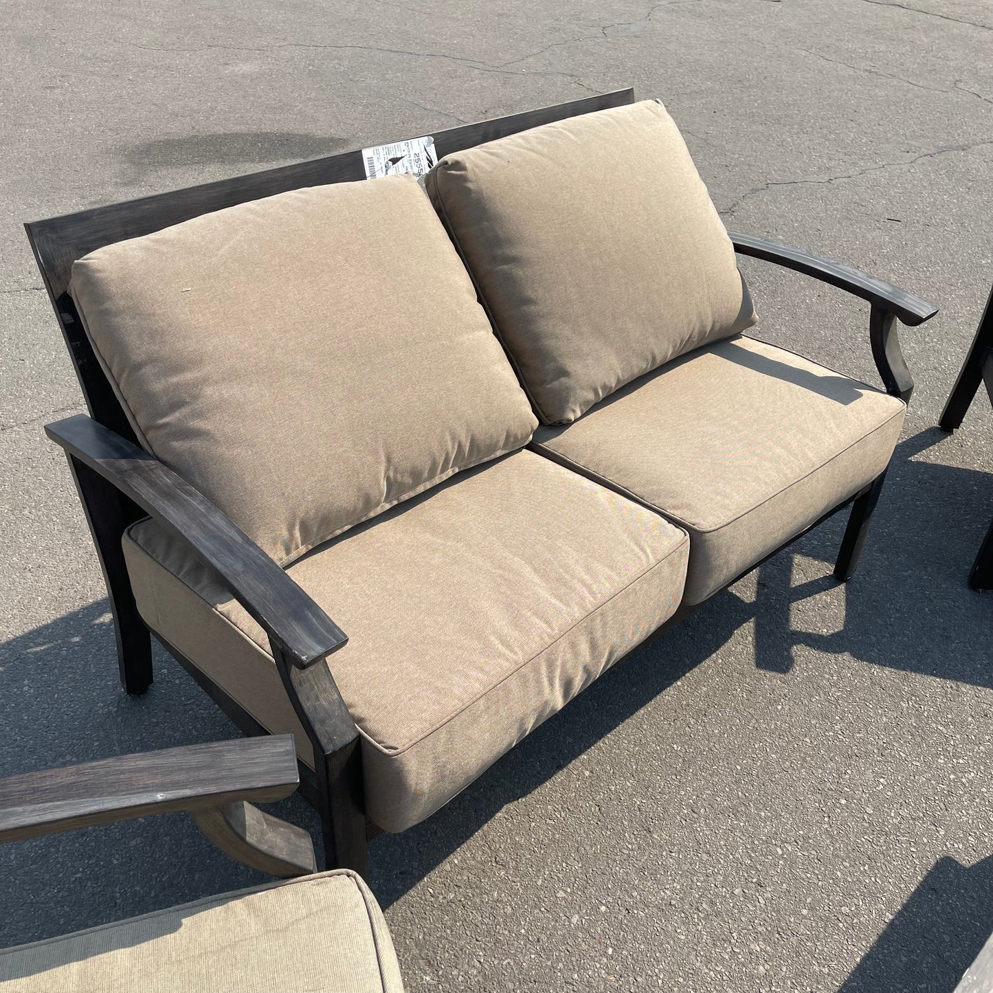 Z@ UNBRANDED 4-Piece Outdoor Aluminum Seating (New, Some Dirt)