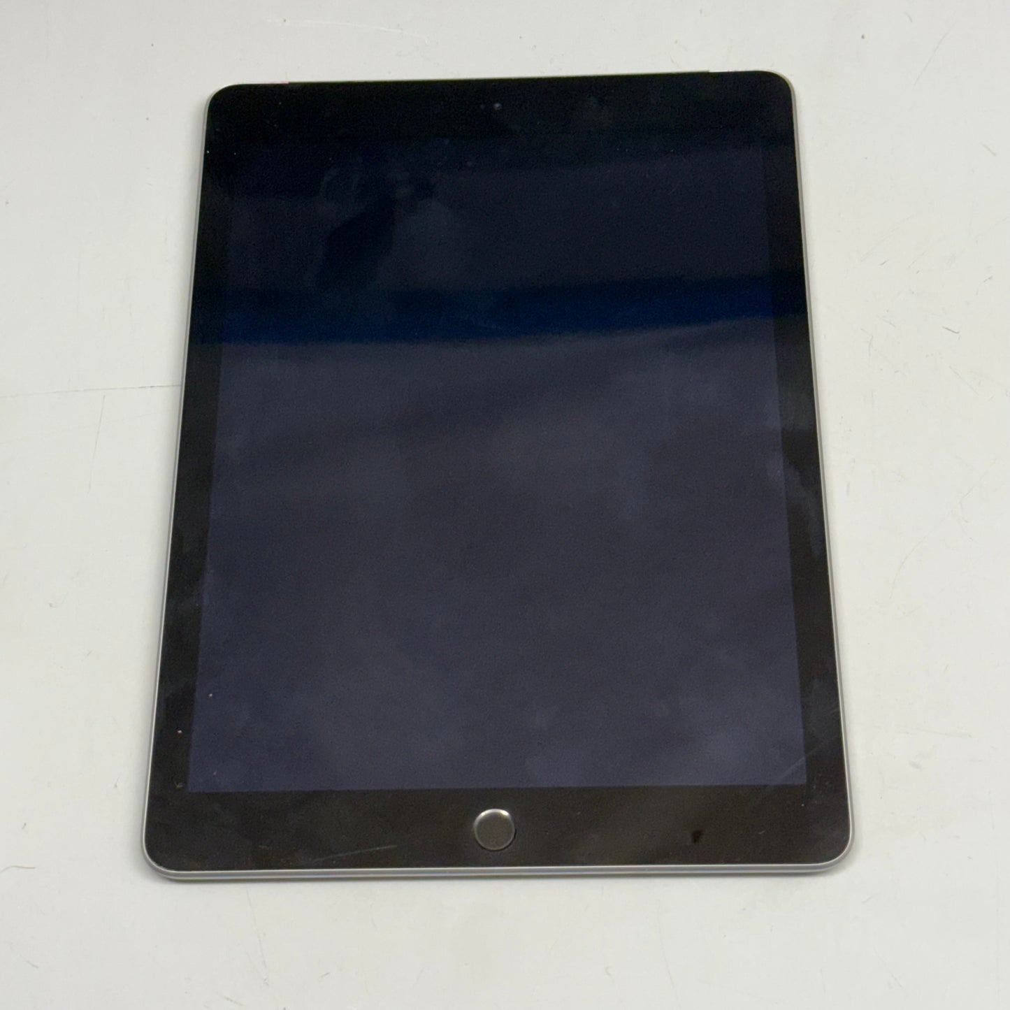 APPLE iPad 5th Generation 32GB Aluminum Grey (Pre-Owned) Without Accessories