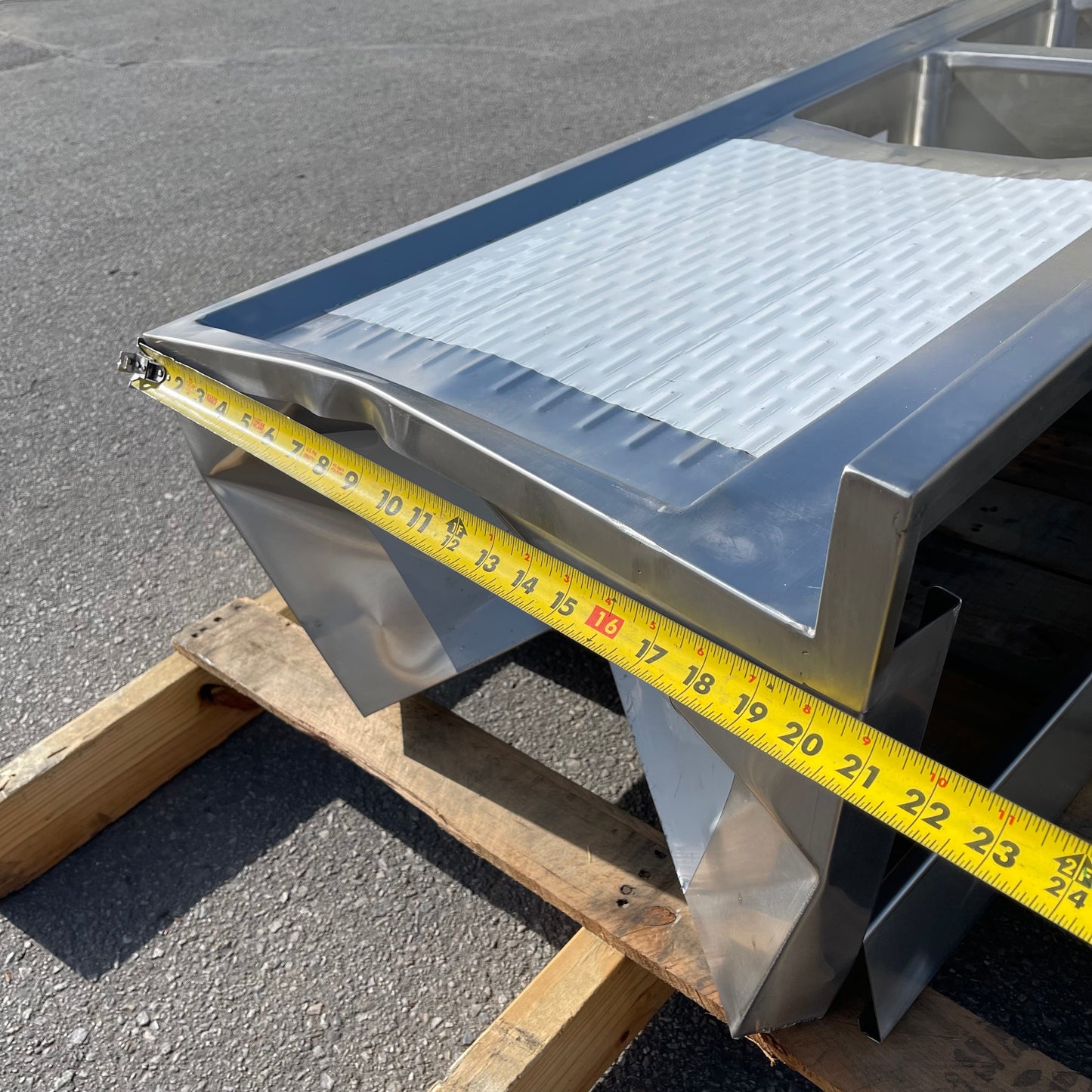 ZA@ Pallet of REGENCY Three-bowl Underbar Sink Stainless Steel 600B32184 (AS-IS)