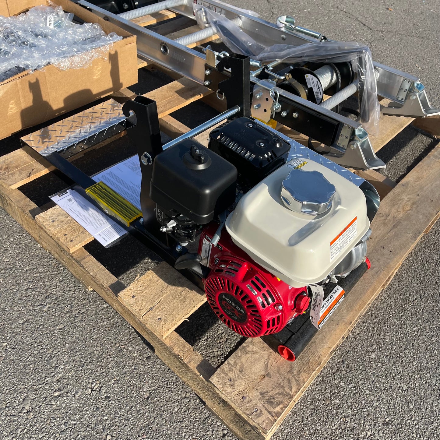 TIE DOWN Tranzporter Carriage & Hoist W/ HONDA Motor TP250 (INCOMPLETE)