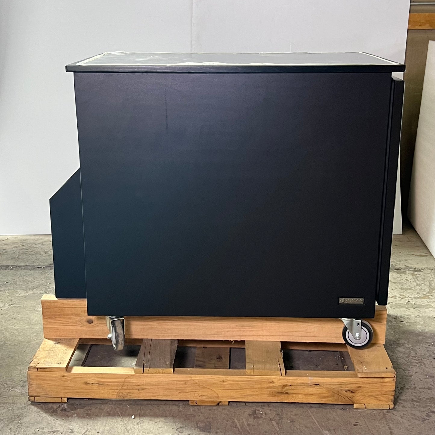 ARGOSY IsoBox PRO12 w/ Right-Hand Door Swing Black Satin on Oak Trim