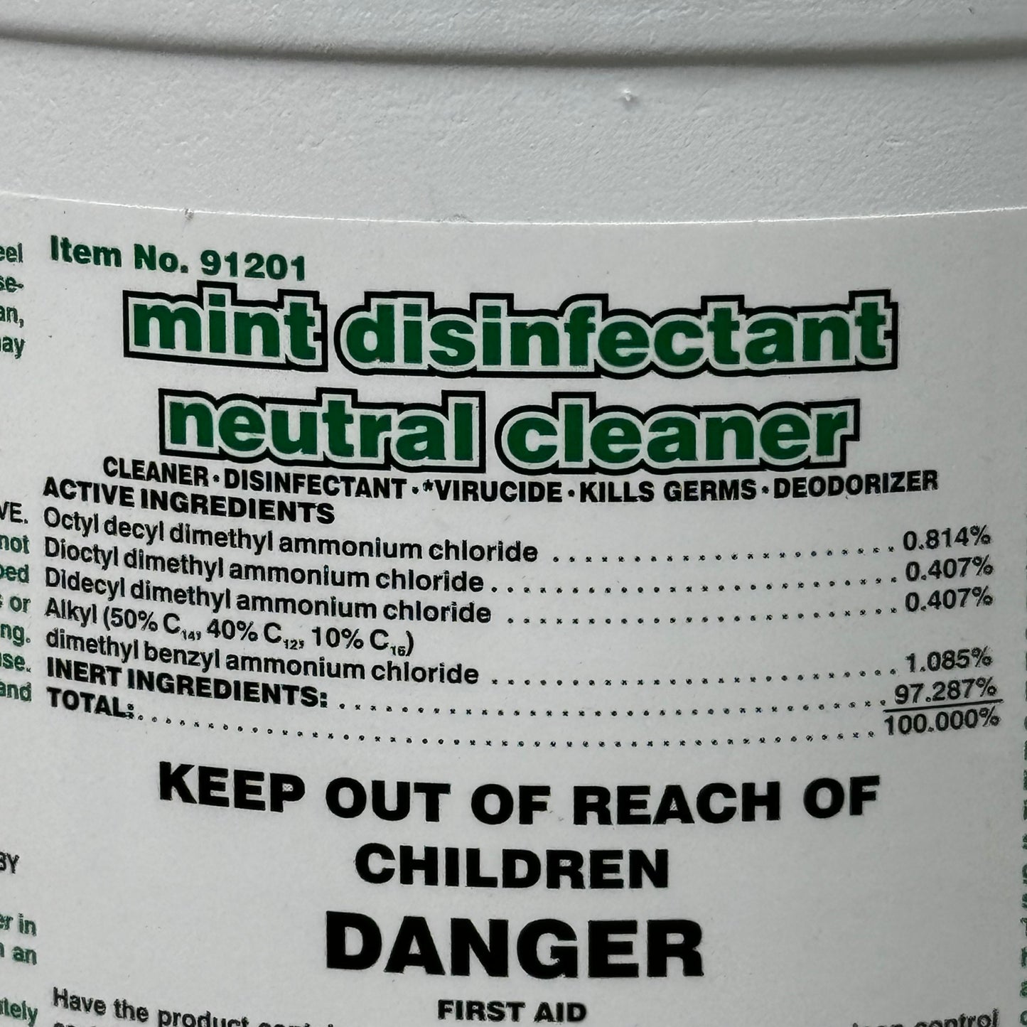 CHEMCOR (4 PACK, 4 GALLONS) pH All Purpose Concentrated Disinfectant Mint 91201